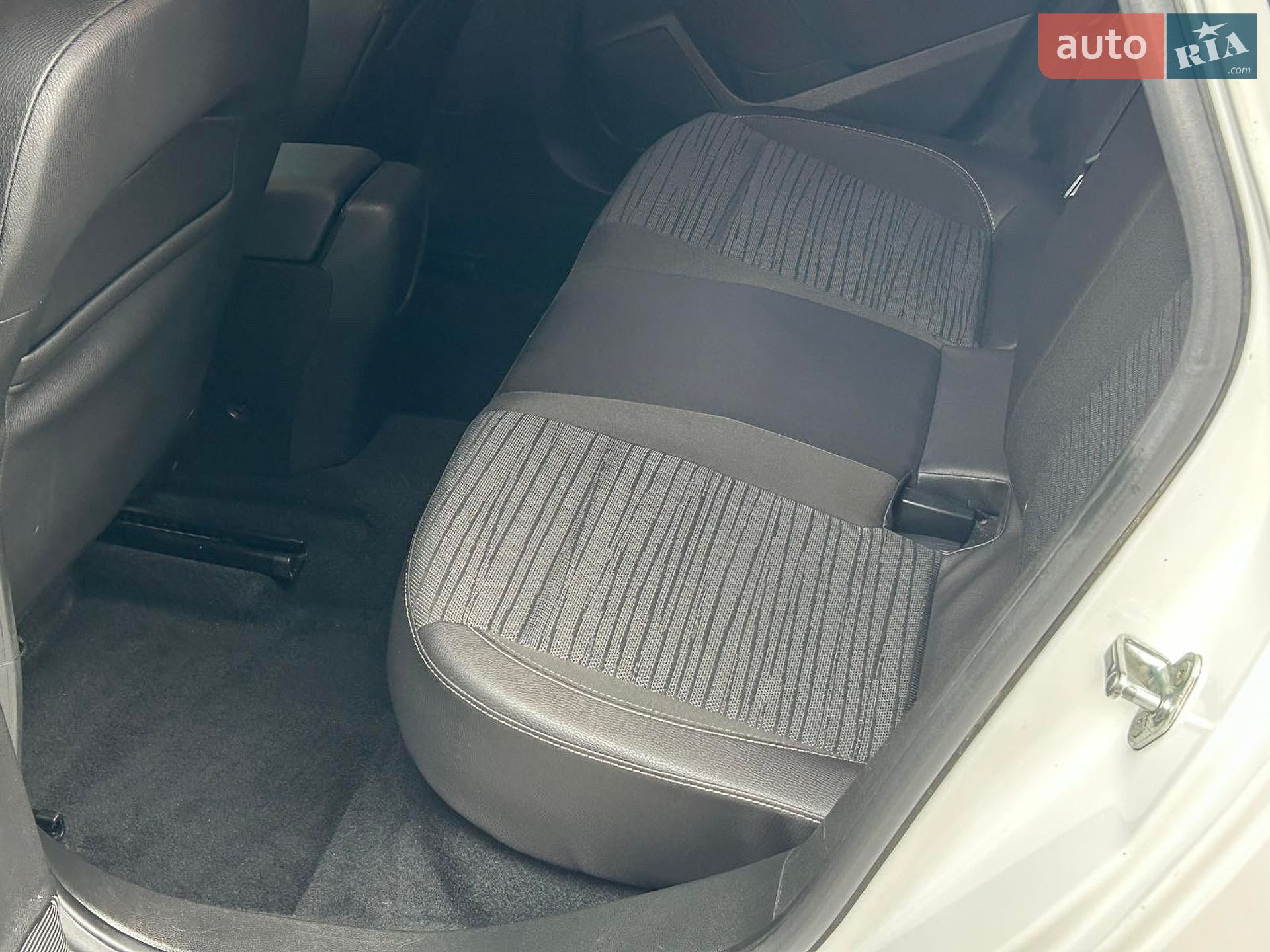 Opel Astra 2017 VIN W0LPD5E4XHG103780 фото оголошення 7 з 11