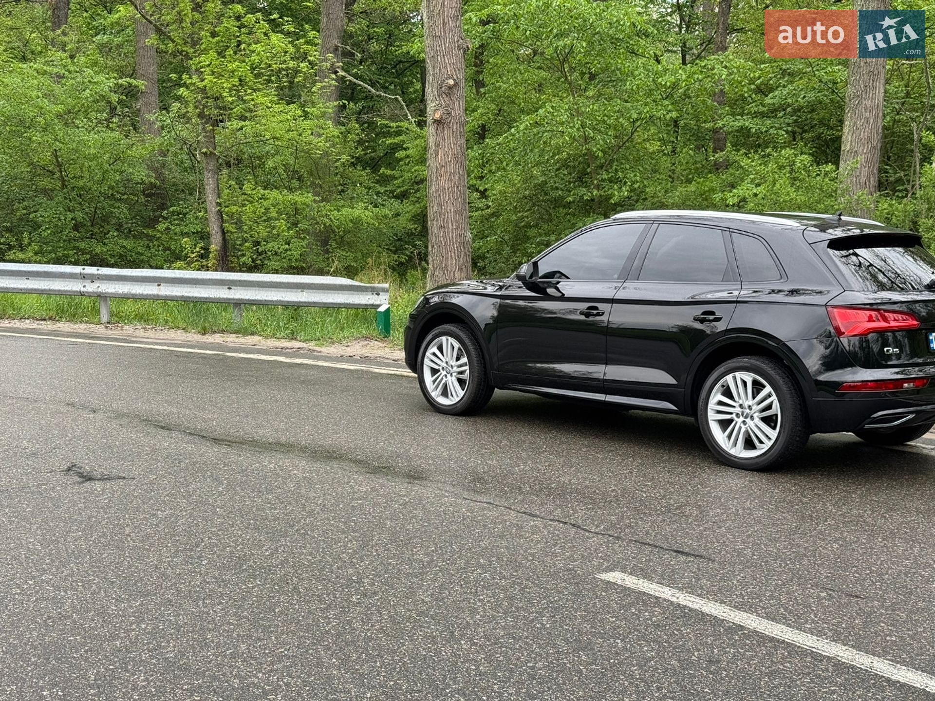 Audi Q5 2017 VIN WA1BNAFY6J2007046 фото оголошення 12 з 92