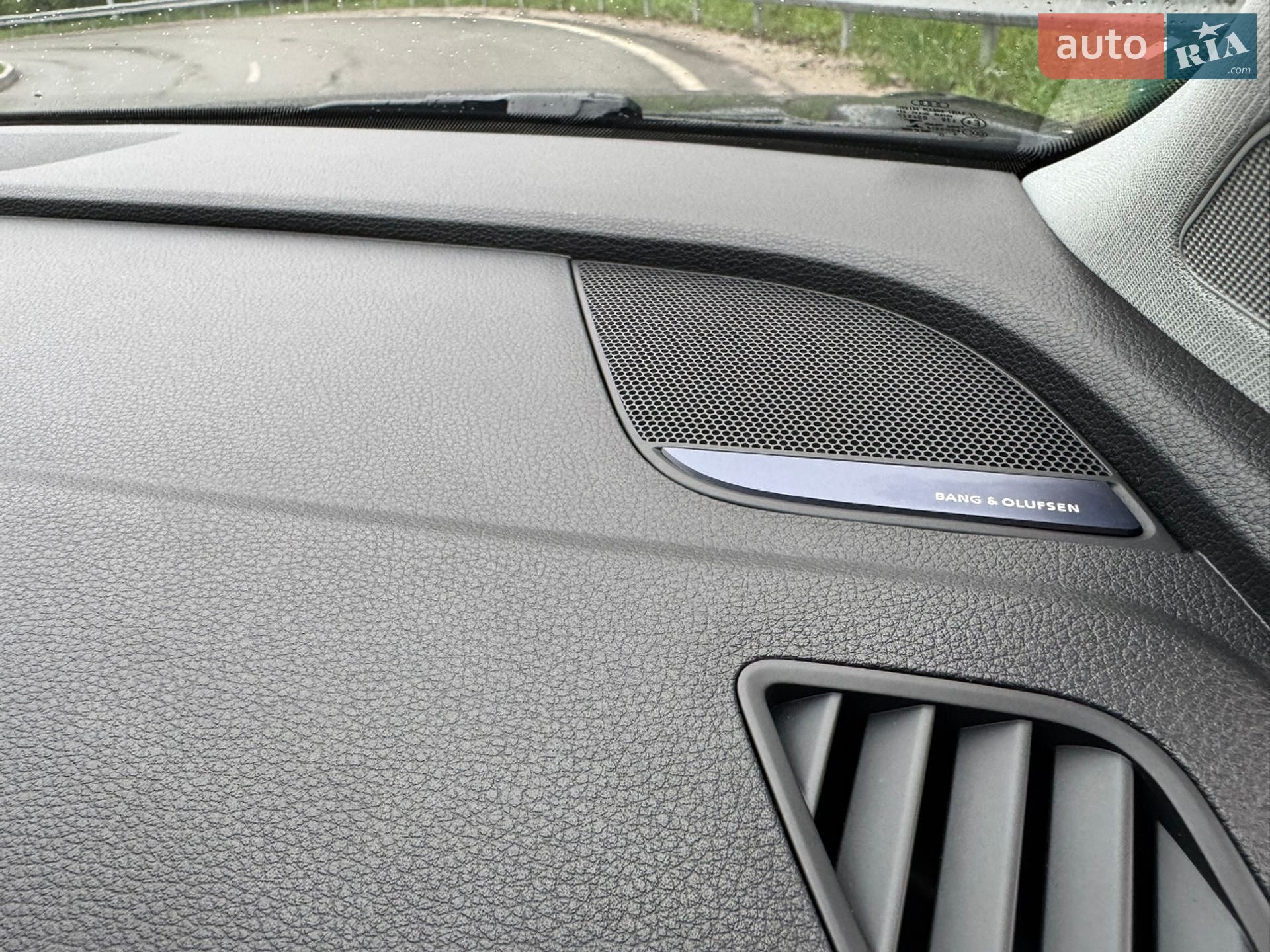 Audi Q5 2017 VIN WA1BNAFY6J2007046 фото оголошення 51 з 92