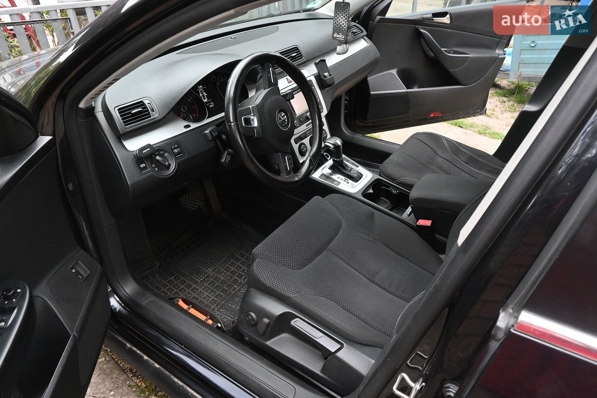 Volkswagen Passat 2010 VIN WVWZZZ3CZAE054553 фото оголошення 9 з 12