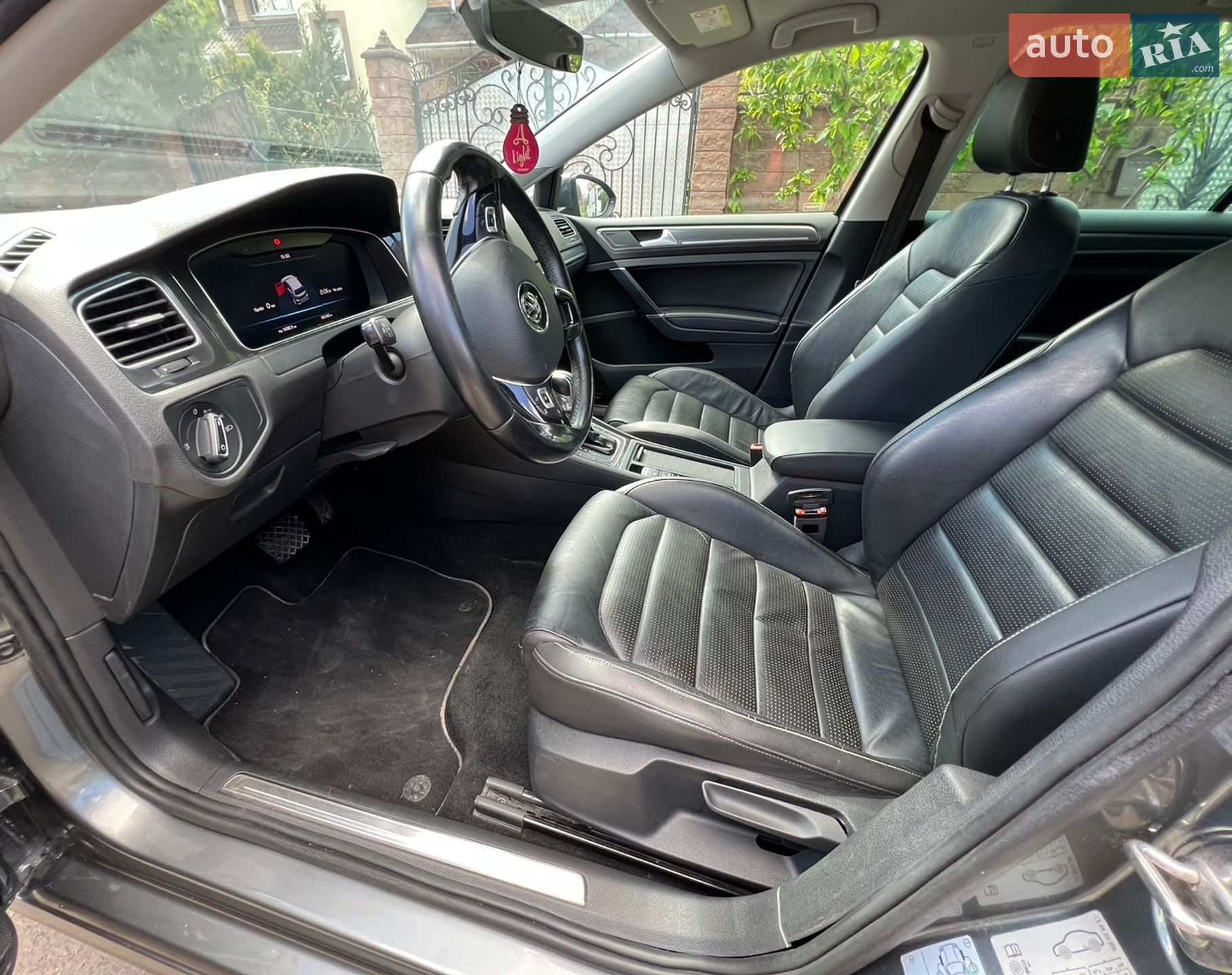 Volkswagen e-Golf 2017 VIN WVWZZZAUZHW952477 фото оголошення 16 з 30