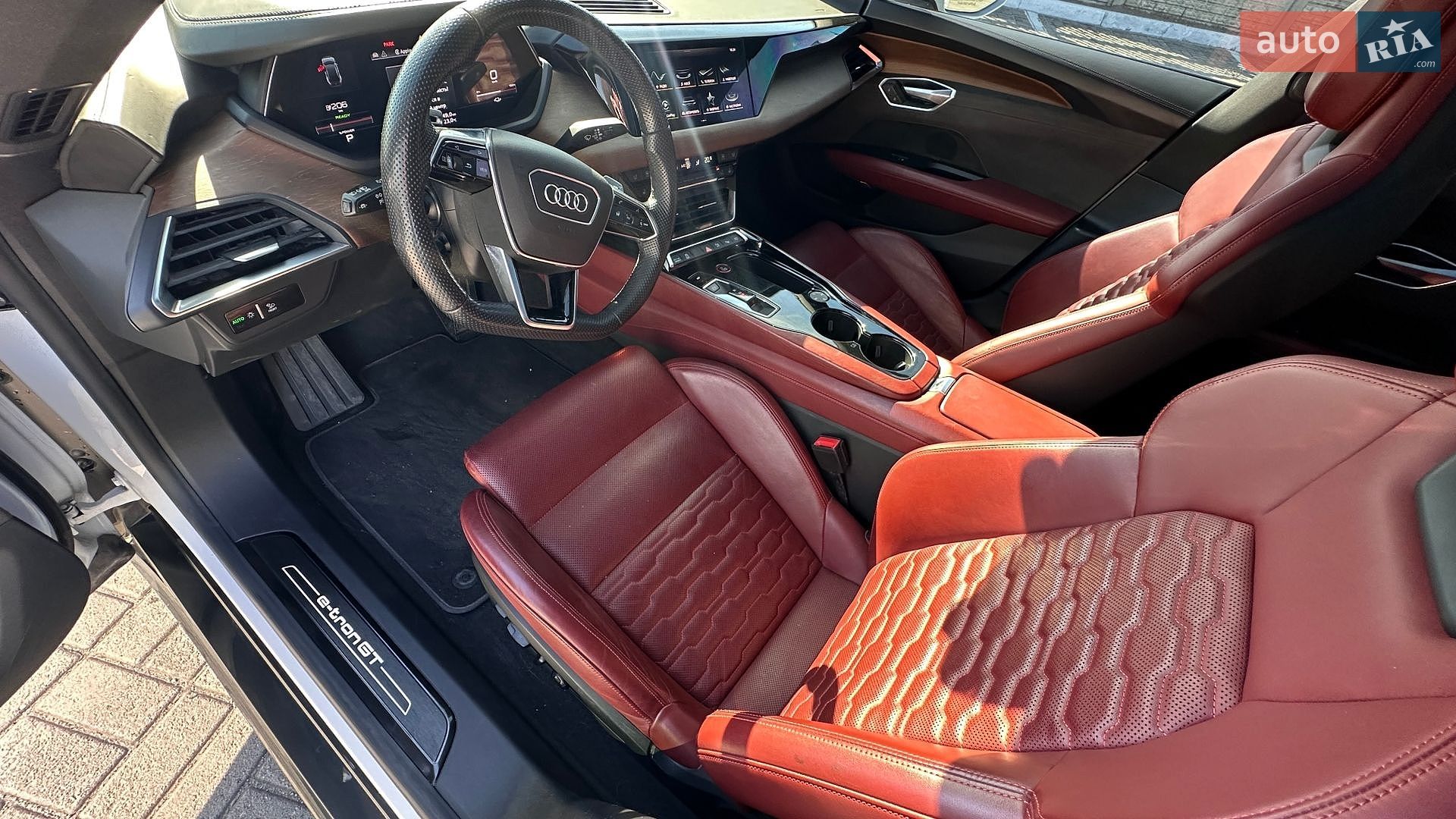 Audi e-tron GT 2021 VIN WAUDJBFW3N7004061 фото оголошення 12 з 27