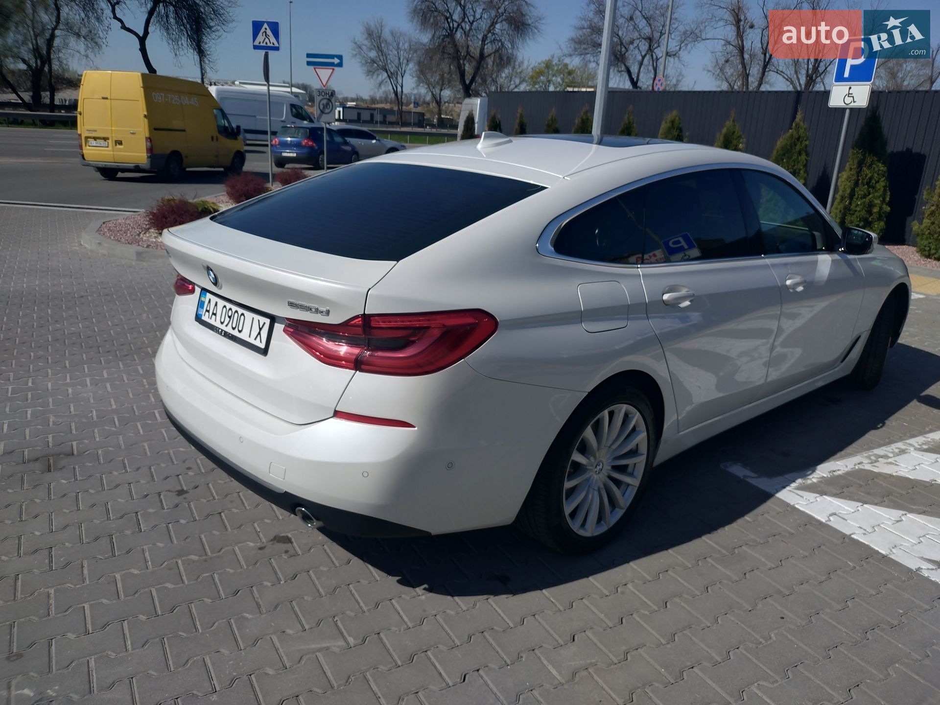 BMW 6 Series GT 2018 VIN WBAJX2100KBJ22453 фото оголошення 10 з 34