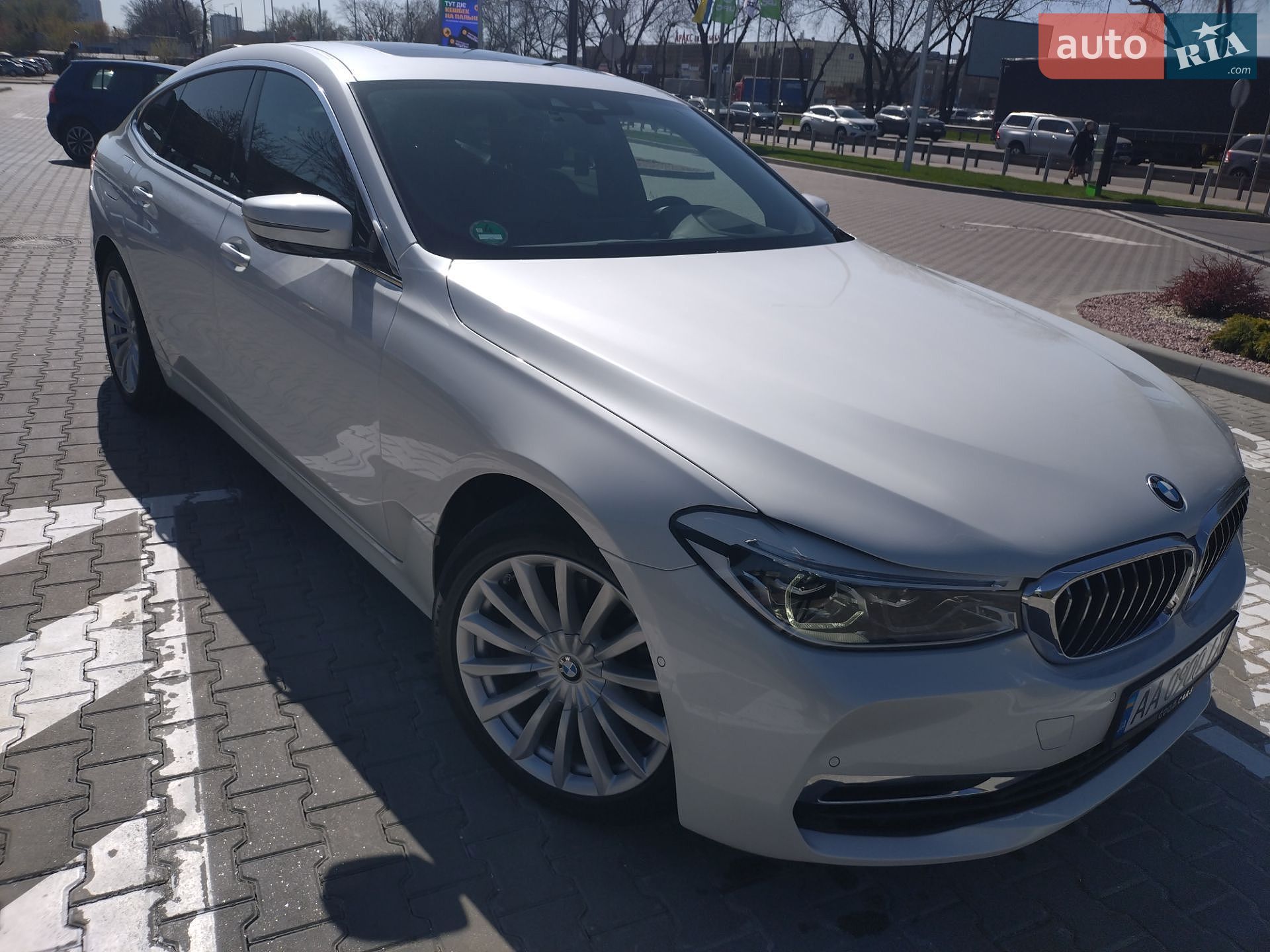 BMW 6 Series GT 2018 VIN WBAJX2100KBJ22453 фото оголошення 4 з 34