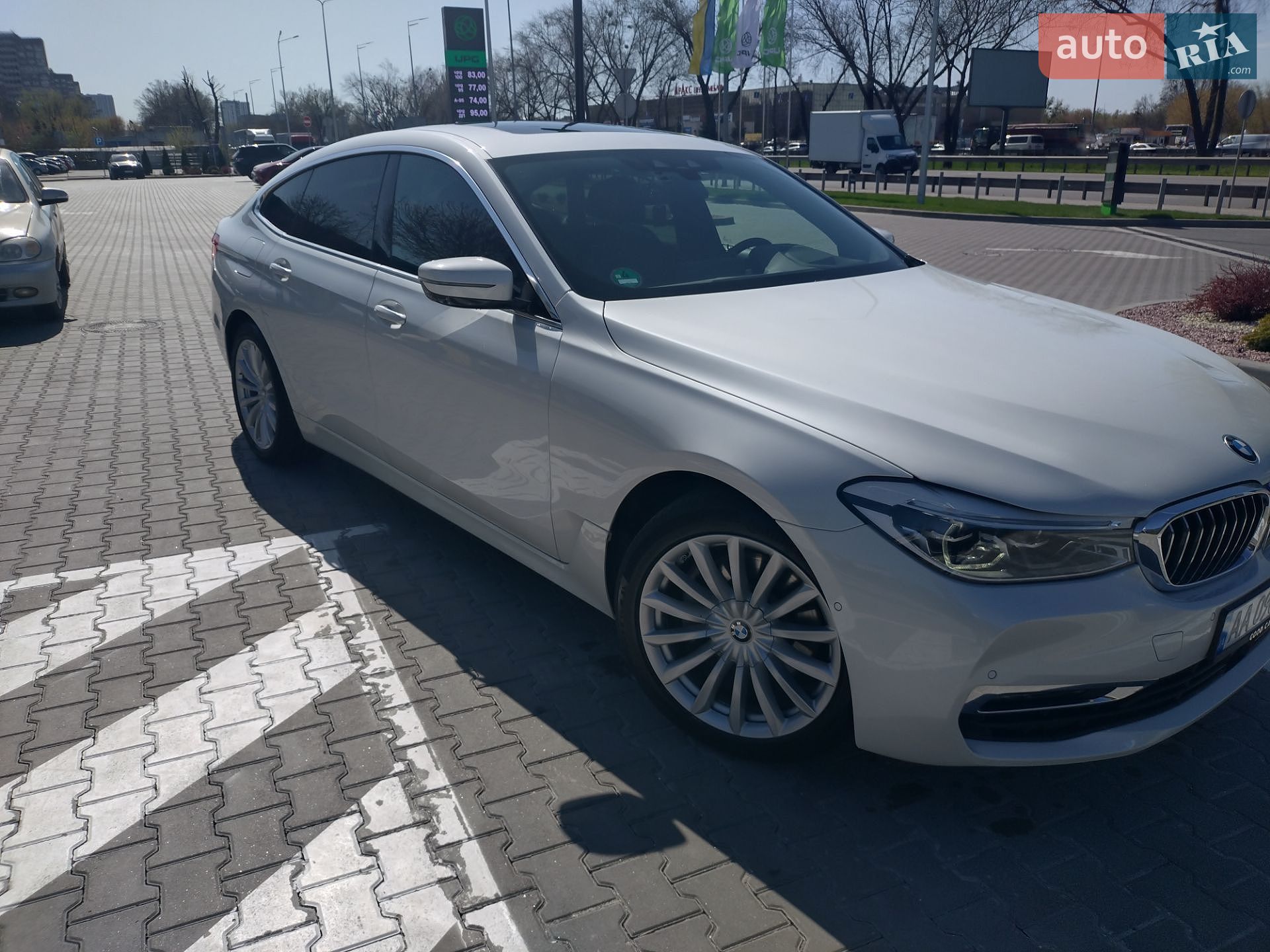 BMW 6 Series GT 2018 VIN WBAJX2100KBJ22453 фото оголошення 2 з 34