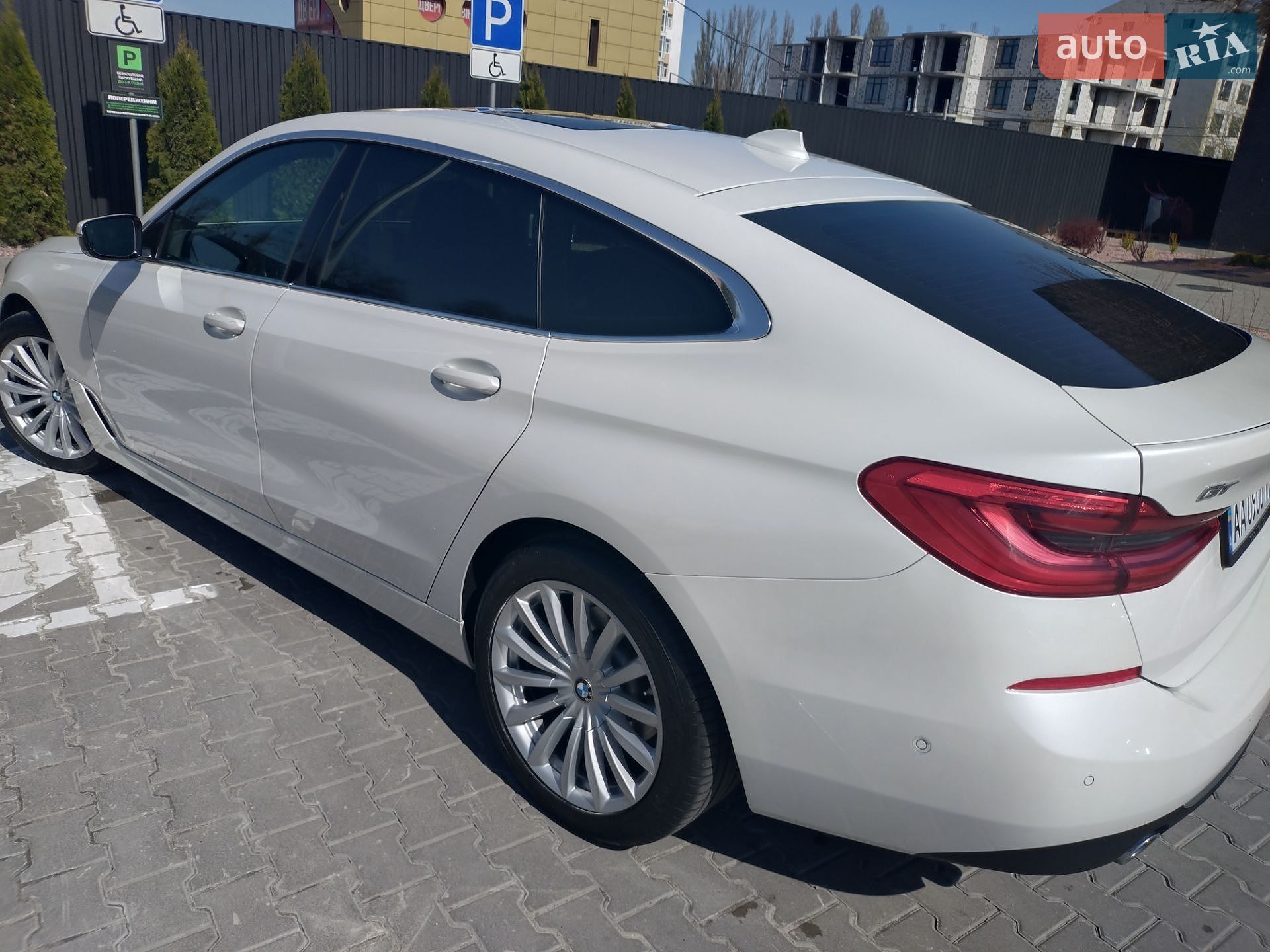 BMW 6 Series GT 2018 VIN WBAJX2100KBJ22453 фото оголошення 17 з 34