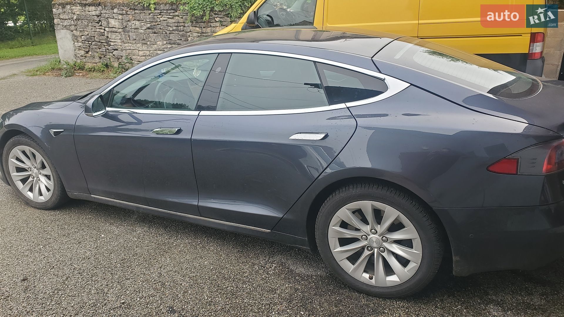 Tesla Model S 2019 VIN 5YJSA1E2XKF348317 фото оголошення 9 з 14