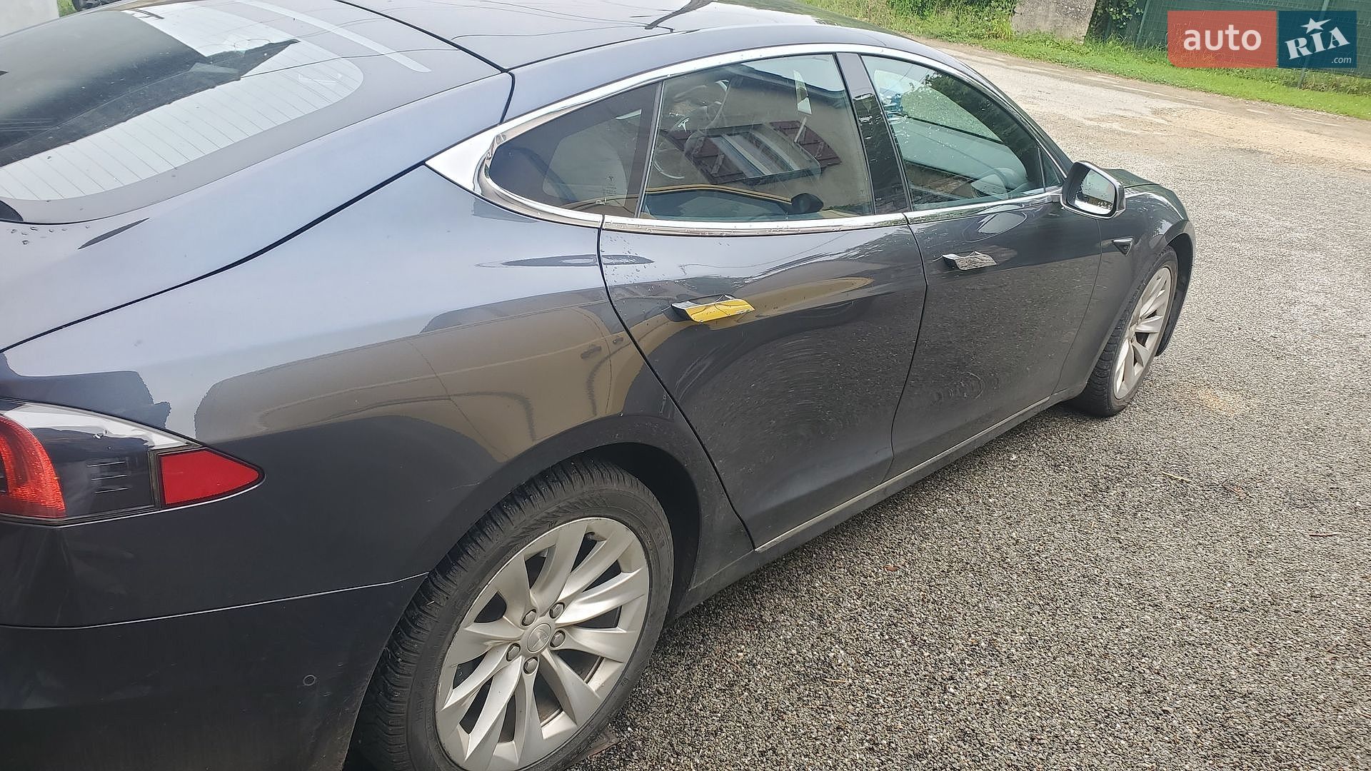 Tesla Model S 2019 VIN 5YJSA1E2XKF348317 фото оголошення 12 з 14
