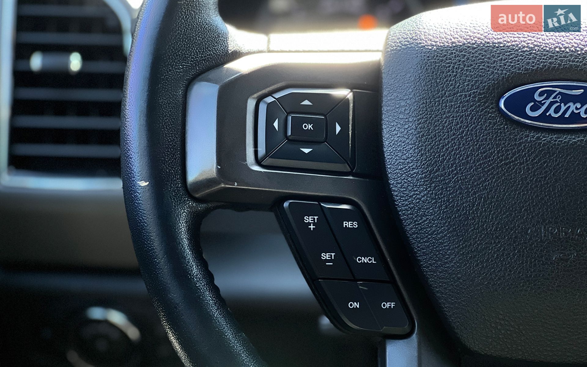 Ford Expedition 2019 VIN 1FMJU1JT6KEA37238 фото оголошення 10 з 30