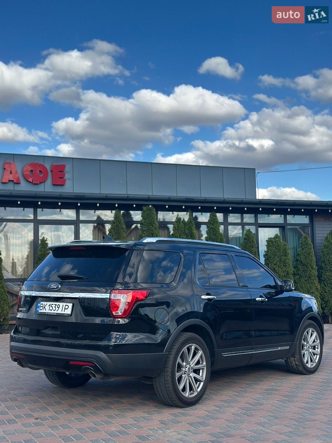 Ford Explorer 2017 VIN 1FM5K7F8XHGC07077 фото оголошення 6 з 12