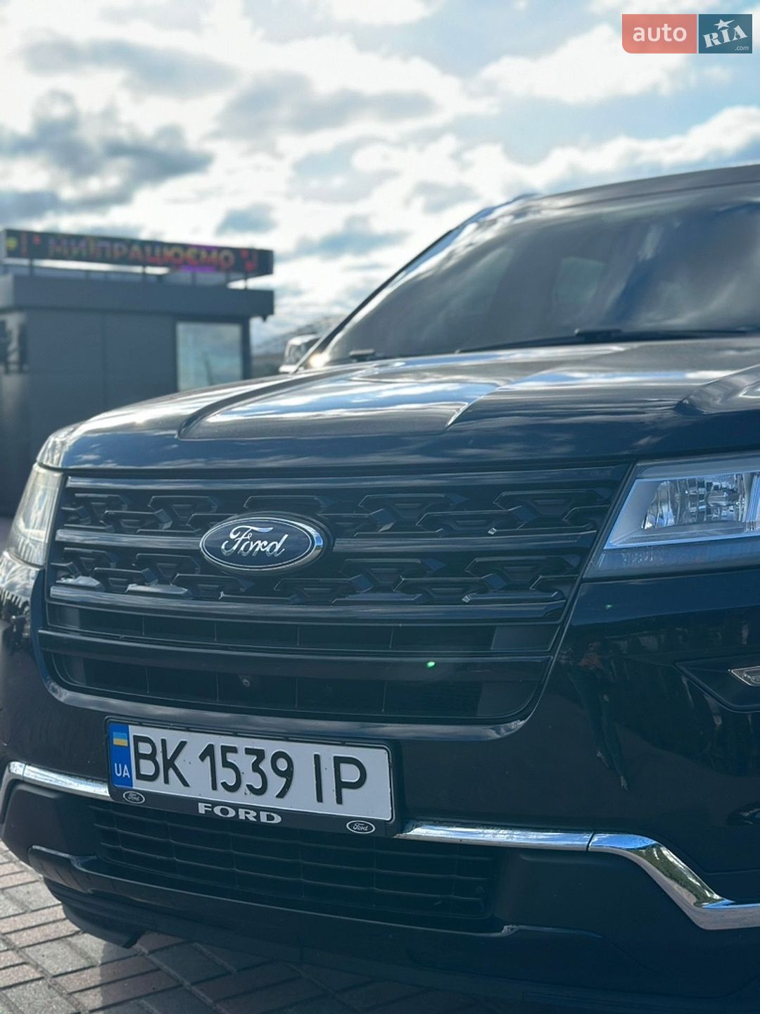 Ford Explorer 2017 VIN 1FM5K7F8XHGC07077 фото оголошення 9 з 12