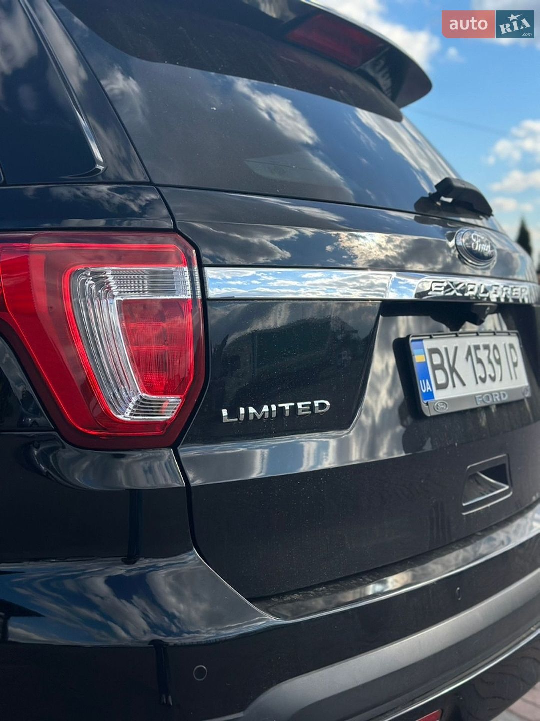 Ford Explorer 2017 VIN 1FM5K7F8XHGC07077 фото оголошення 11 з 12
