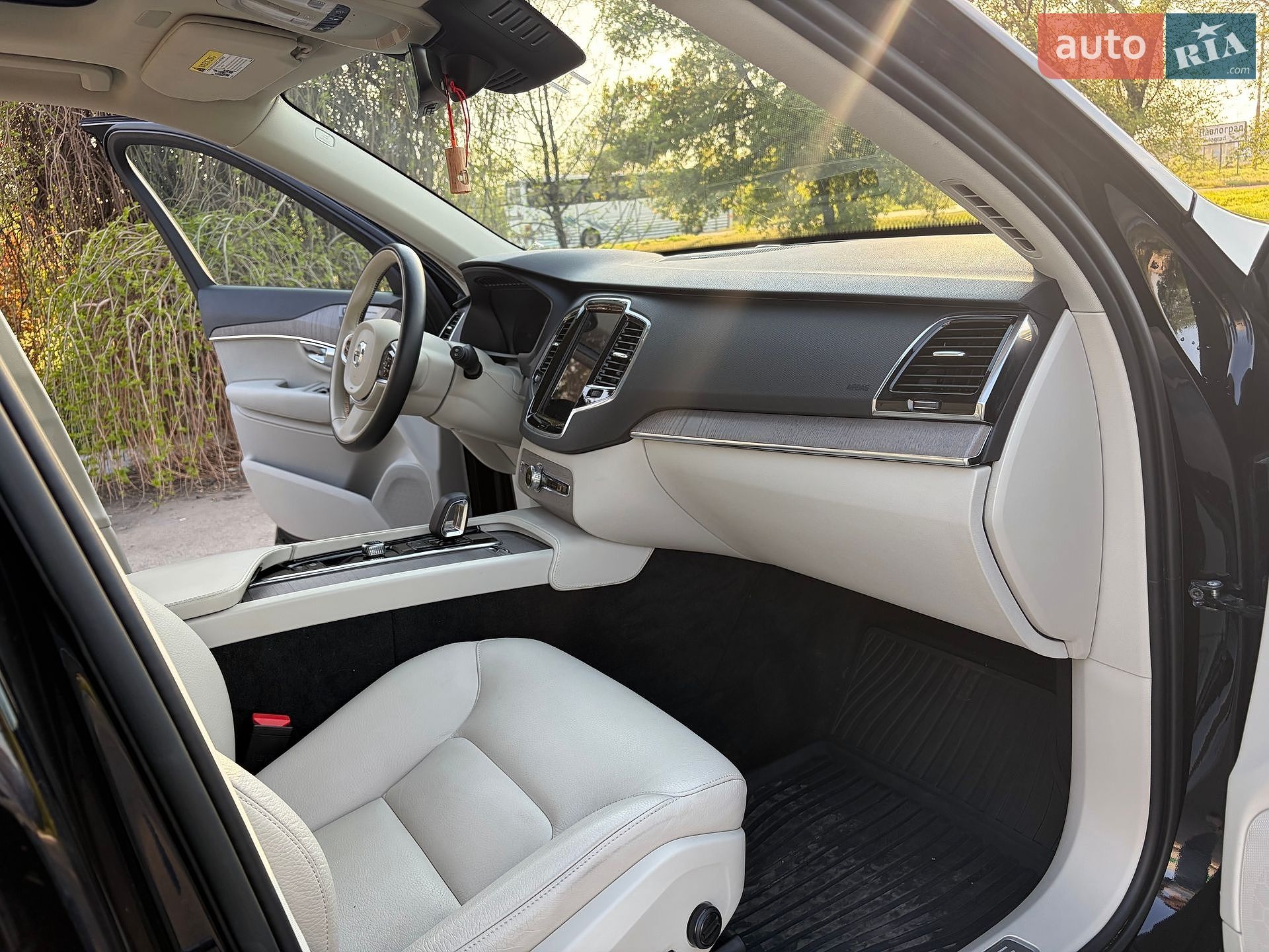 Volvo XC90 2022 VIN YV4L12PN7P1956858 фото оголошення 15 з 20