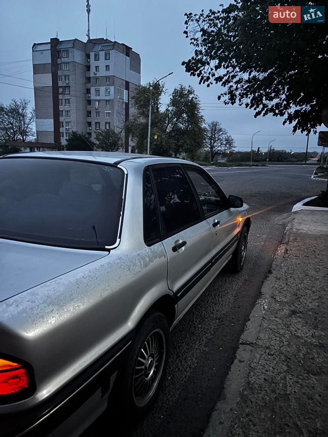 Mitsubishi Galant 1988 VIN JMBSNE32AJZ507939 фото оголошення 6 з 7