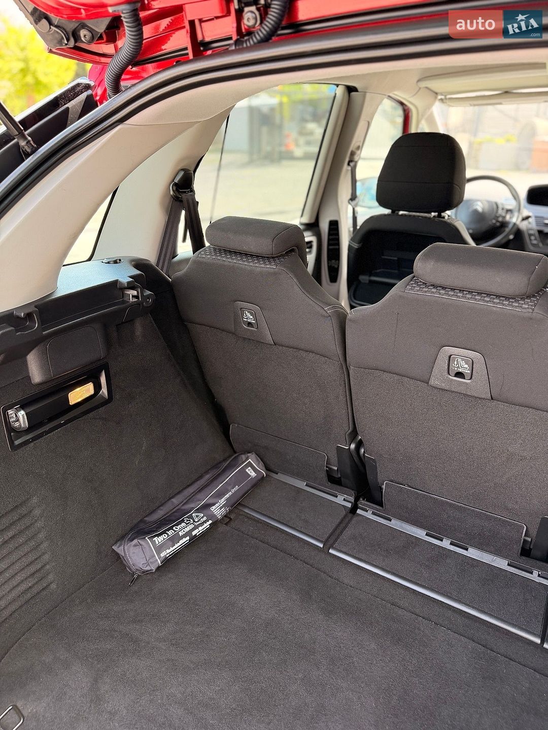Citroen C4 Picasso 2011 VIN VF7UD5FS0BJ841591 фото оголошення 8 з 47