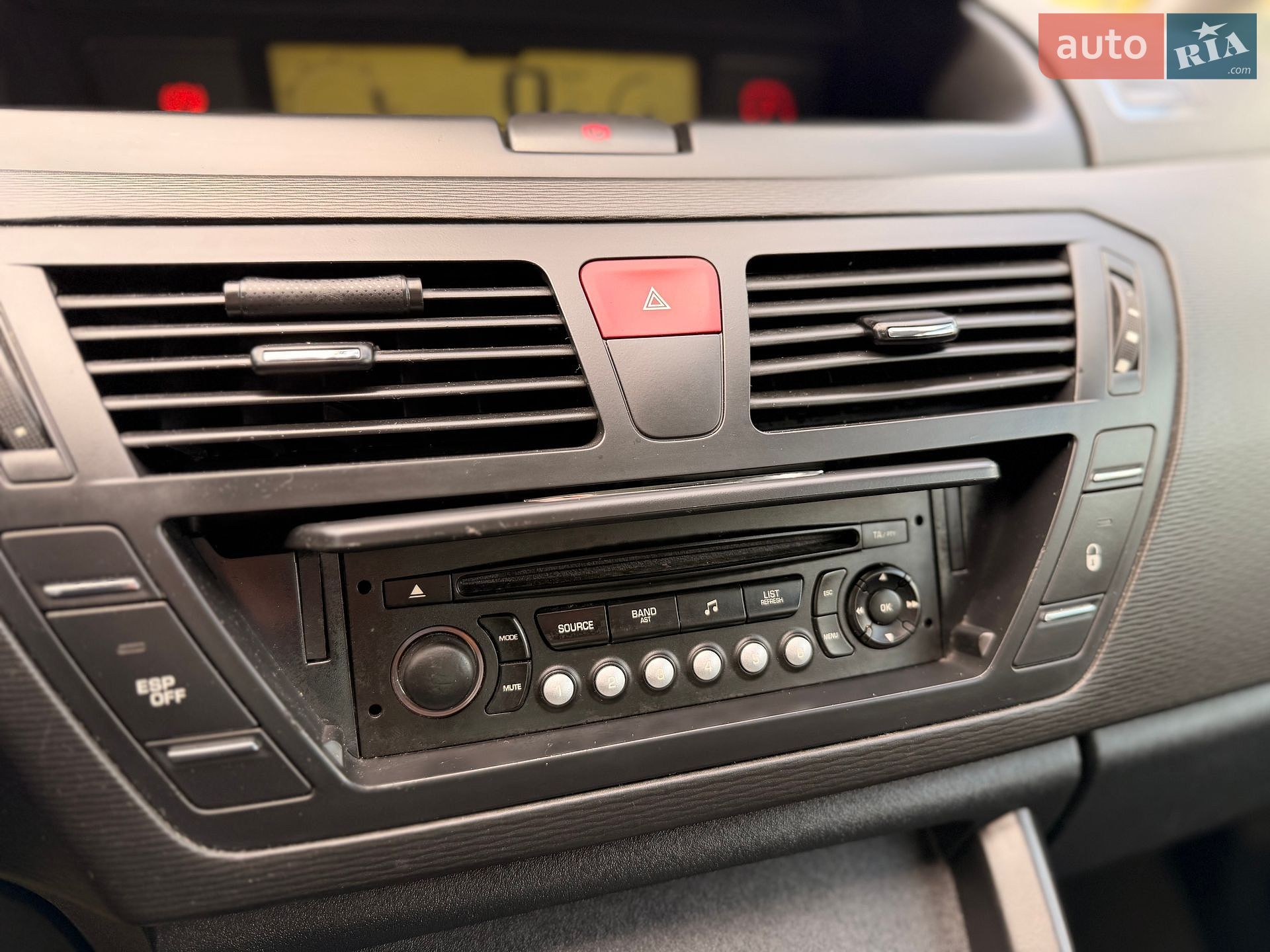 Citroen C4 Picasso 2011 VIN VF7UD5FS0BJ841591 фото оголошення 28 з 47