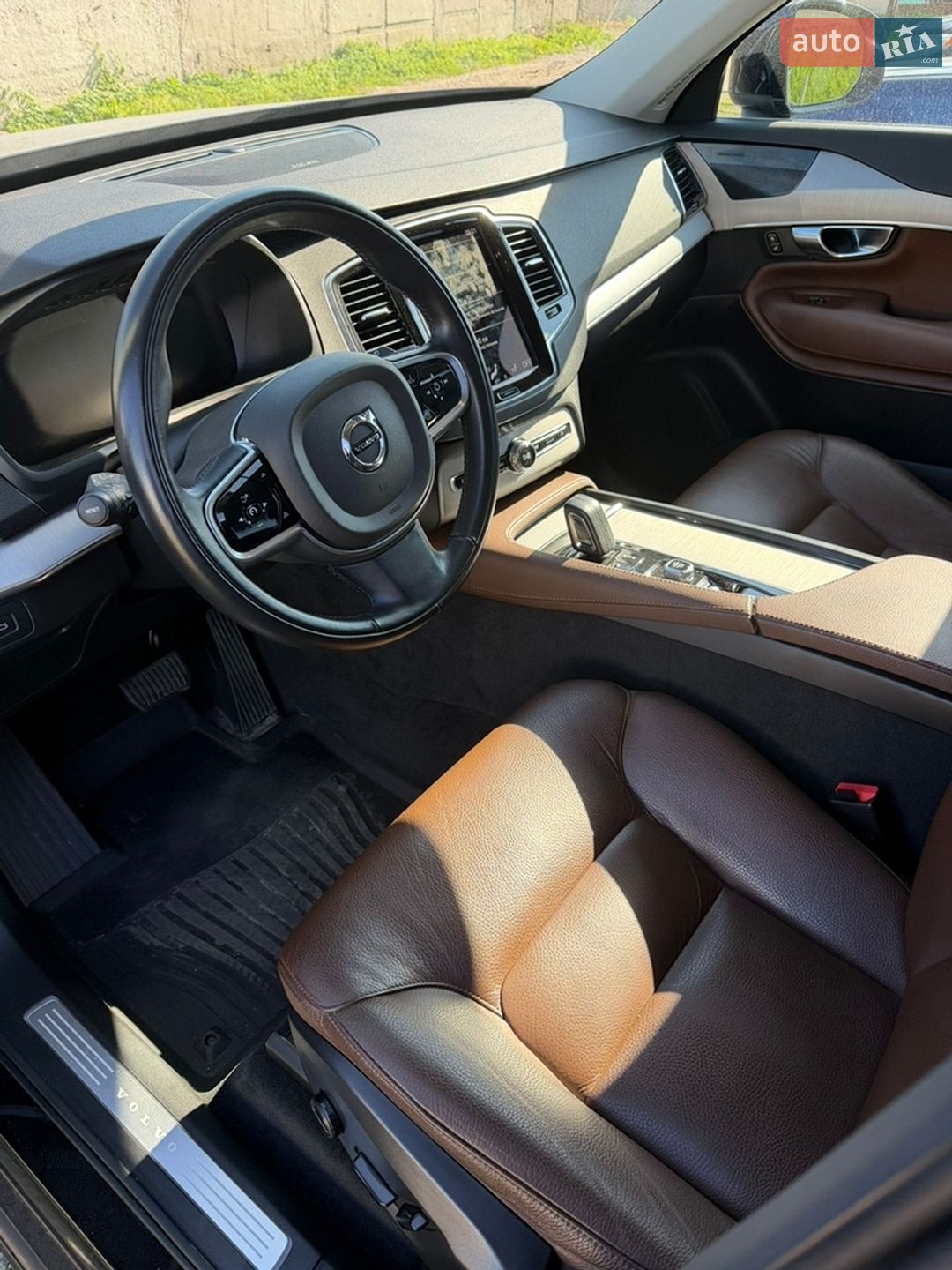 Volvo XC90 2019 VIN YV1LCK2UCL1551633 фото оголошення 6 з 19