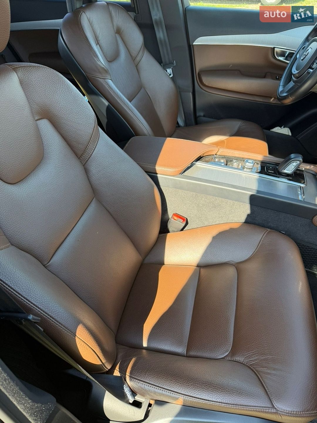 Volvo XC90 2019 VIN YV1LCK2UCL1551633 фото оголошення 7 з 19