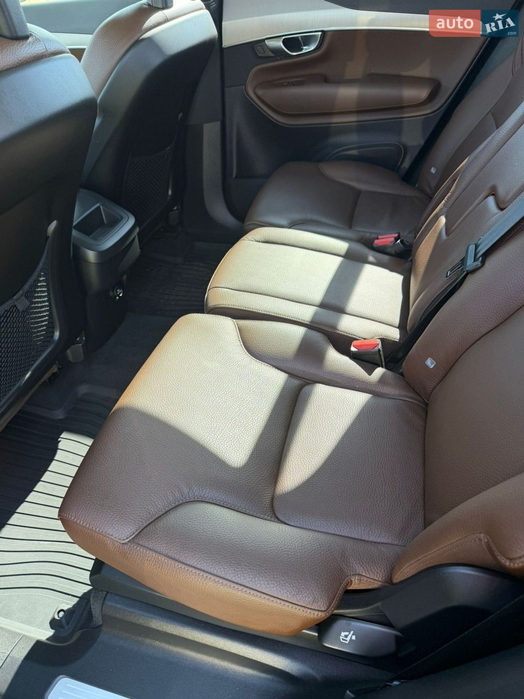Volvo XC90 2019 VIN YV1LCK2UCL1551633 фото оголошення 8 з 19