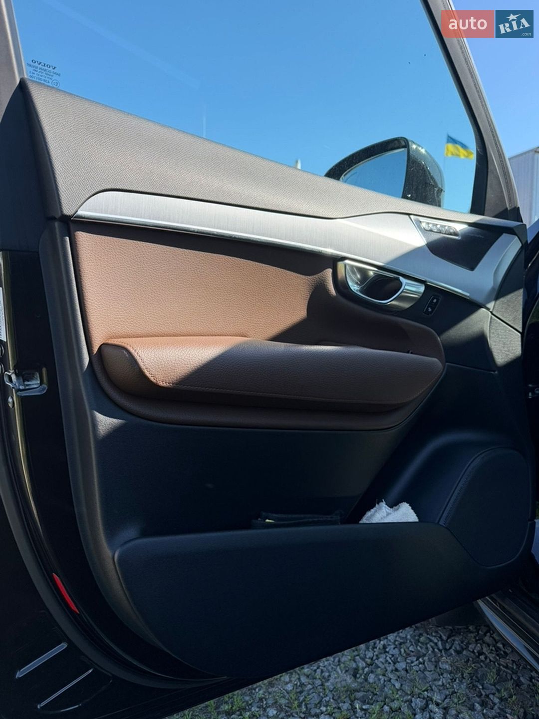 Volvo XC90 2019 VIN YV1LCK2UCL1551633 фото оголошення 11 з 19