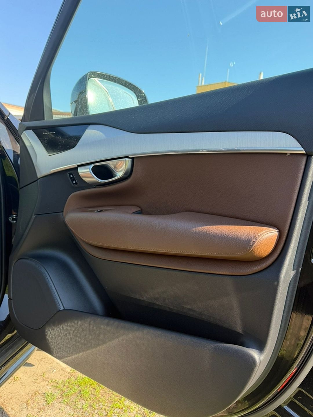 Volvo XC90 2019 VIN YV1LCK2UCL1551633 фото оголошення 13 з 19