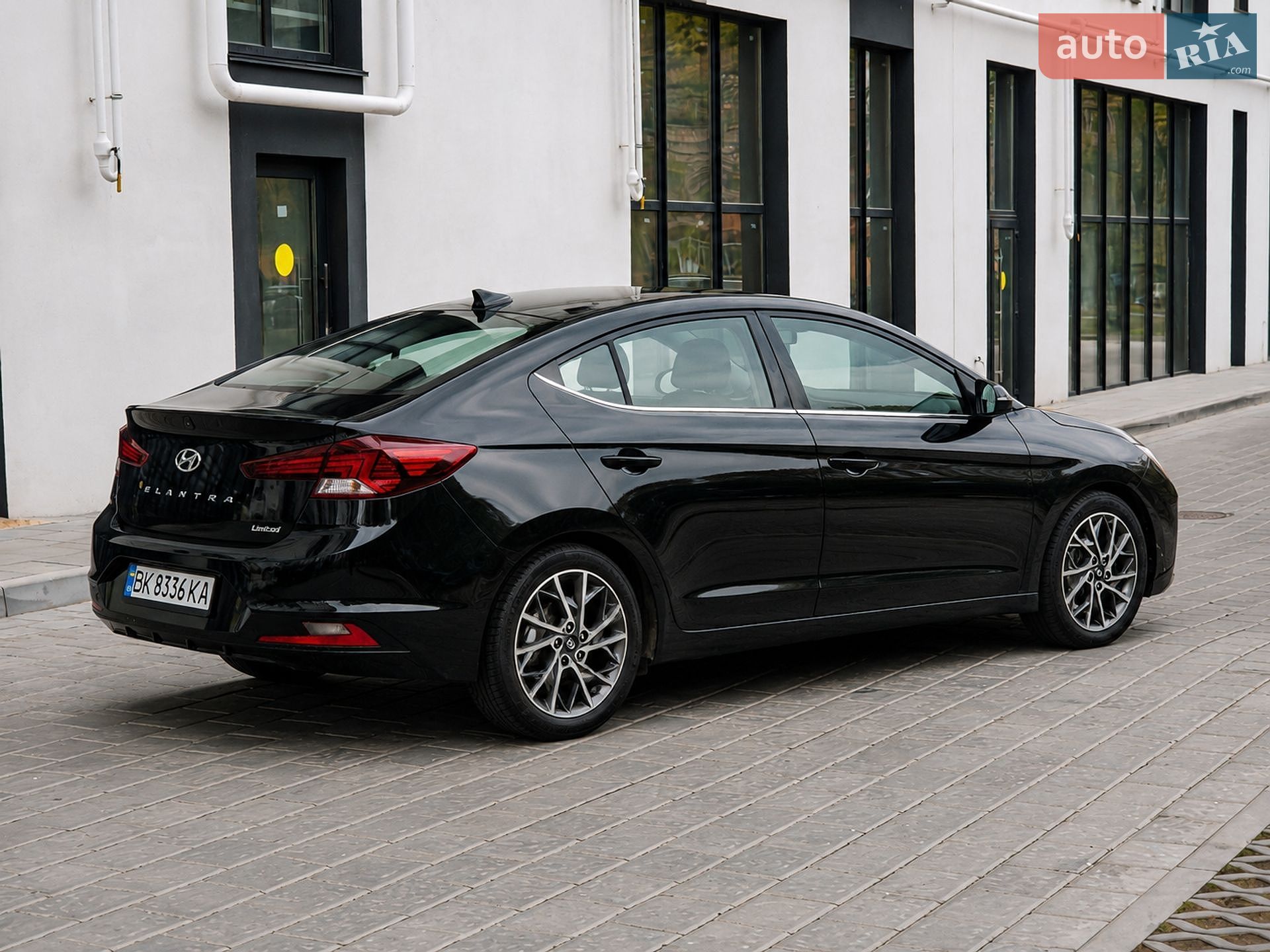 Hyundai Elantra 2019 VIN 5NPD84LF7LH567878 фото оголошення 4 з 31