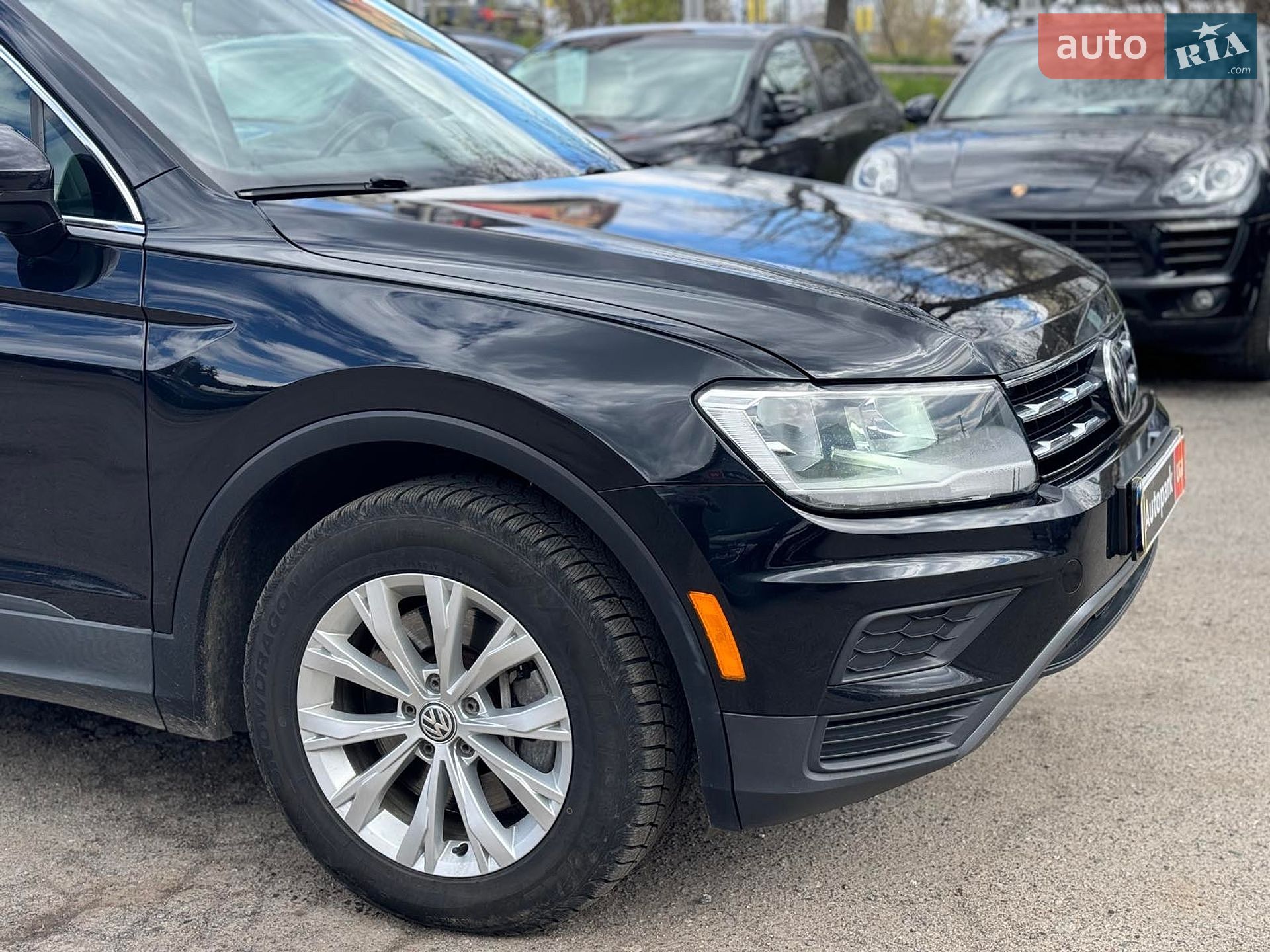 VOLKSWAGEN TIGUAN 2019 VIN 3VV2B7AX4KM146023 фото оголошення 4 з 35