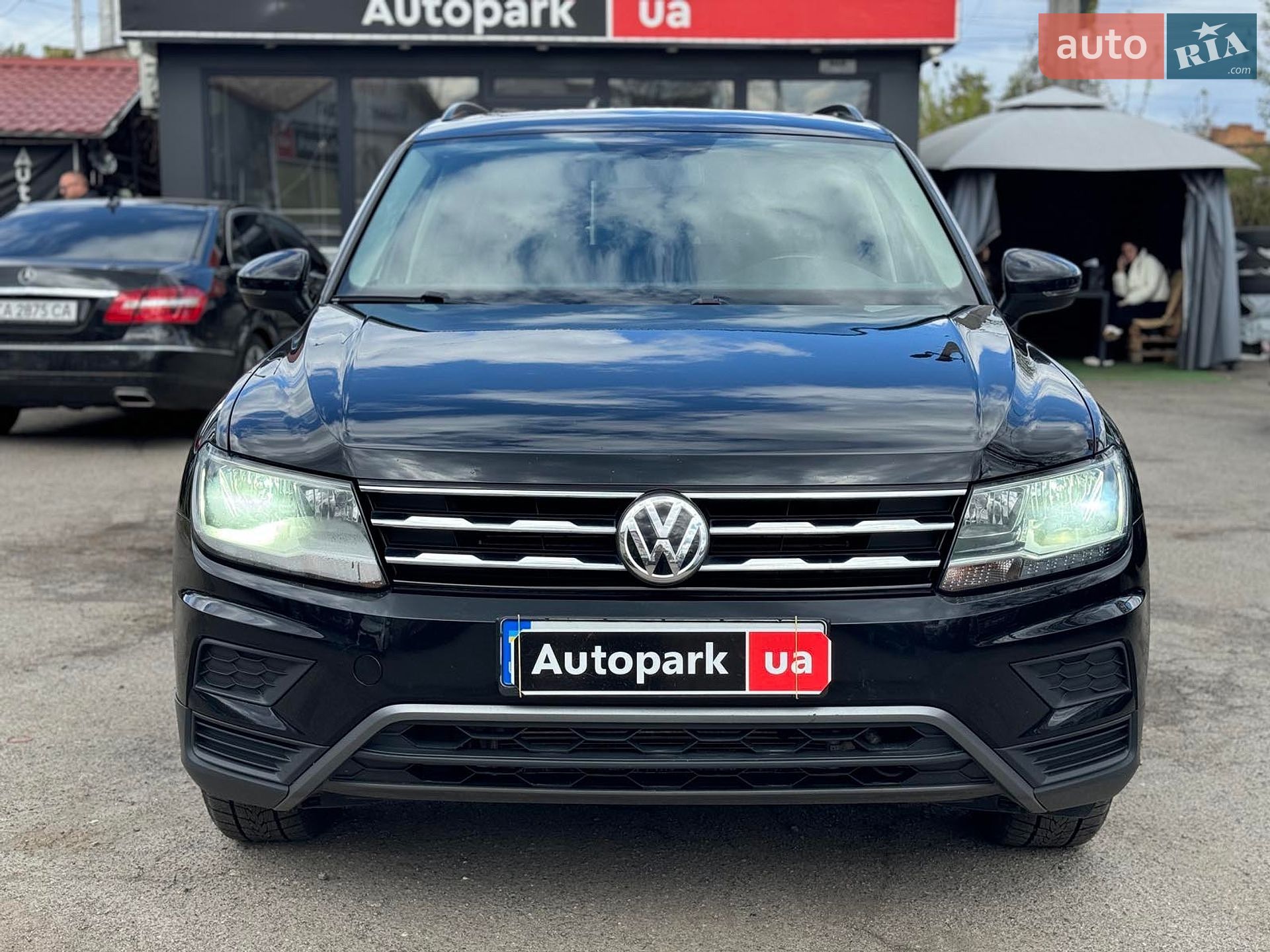 VOLKSWAGEN TIGUAN 2019 VIN 3VV2B7AX4KM146023 фото оголошення 2 з 35