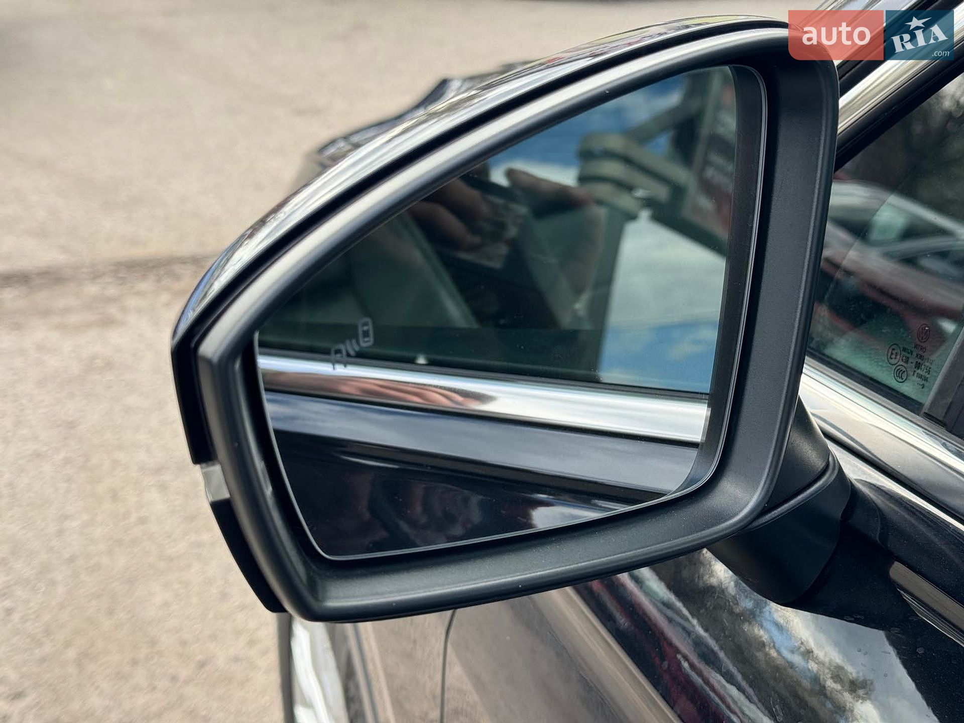 VOLKSWAGEN TIGUAN 2019 VIN 3VV2B7AX4KM146023 фото оголошення 14 з 35