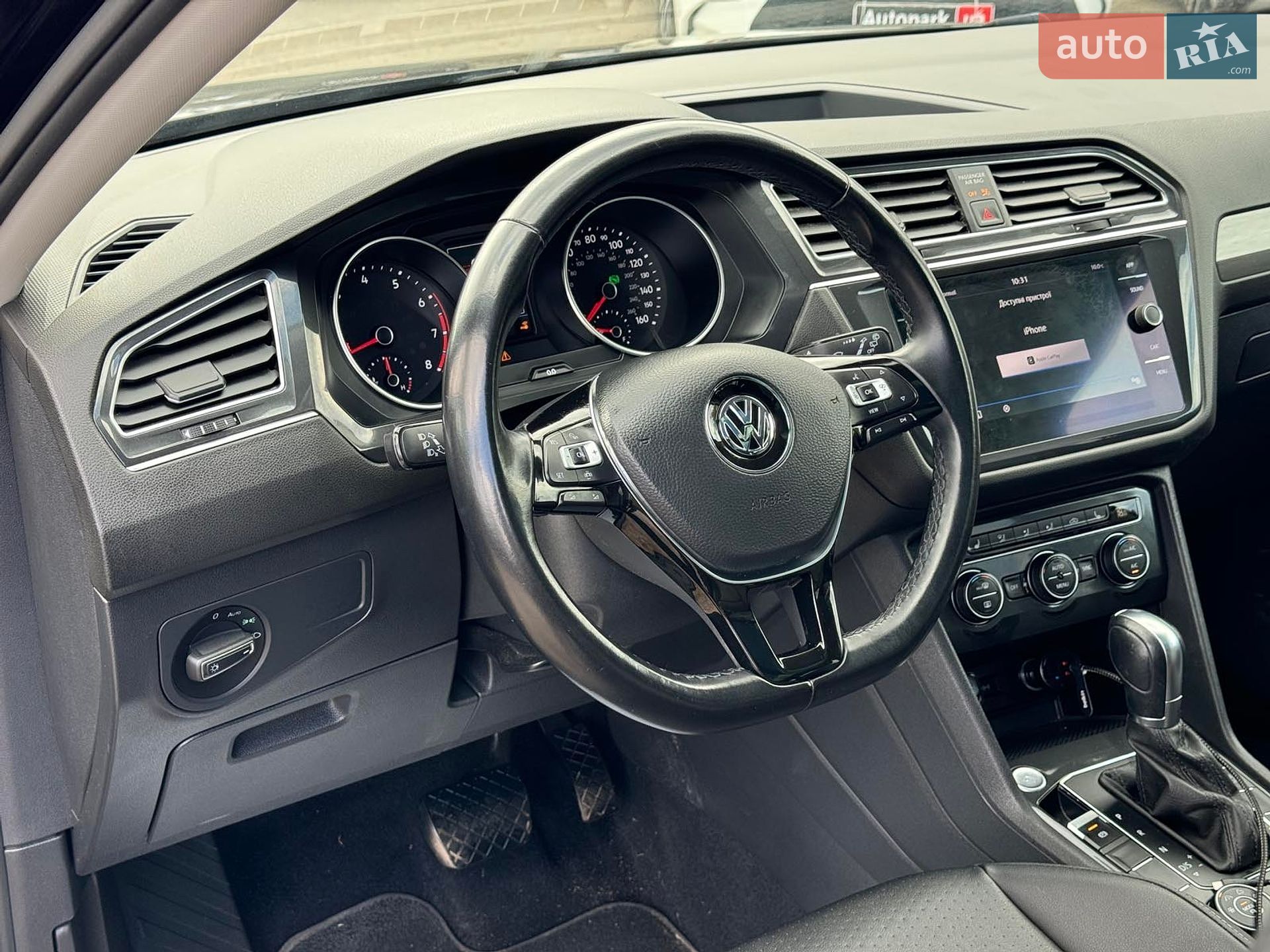 VOLKSWAGEN TIGUAN 2019 VIN 3VV2B7AX4KM146023 фото оголошення 20 з 35