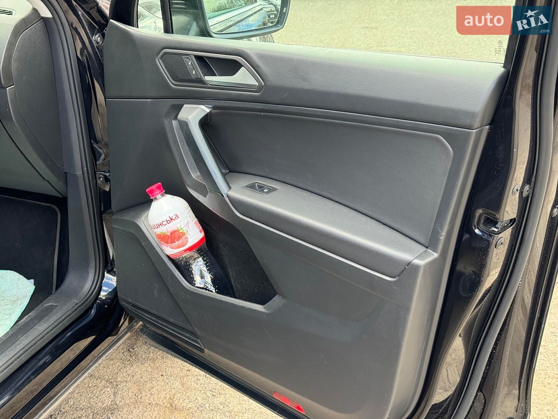 VOLKSWAGEN TIGUAN 2019 VIN 3VV2B7AX4KM146023 фото оголошення 24 з 35