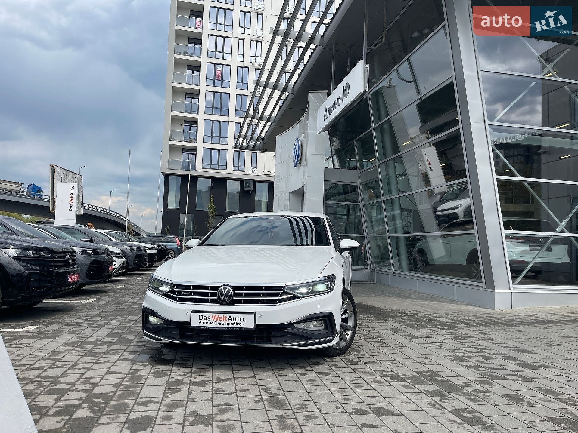 Volkswagen Passat 2021 VIN WVWZZZ3CZME128520 фото оголошення 2 з 82