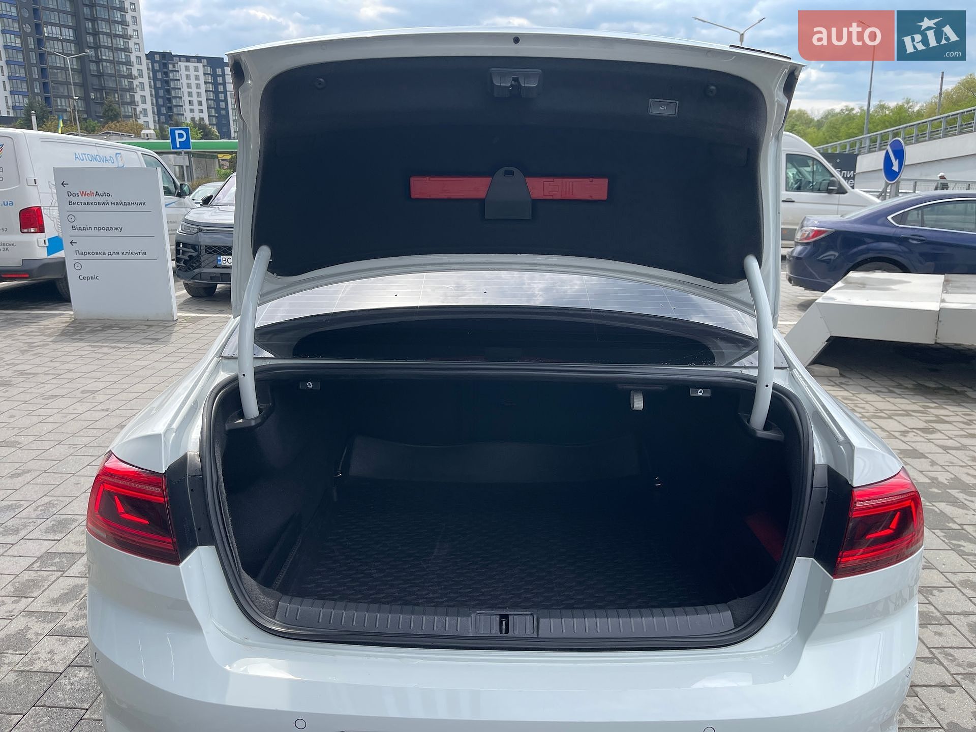Volkswagen Passat 2021 VIN WVWZZZ3CZME128520 фото оголошення 26 з 82