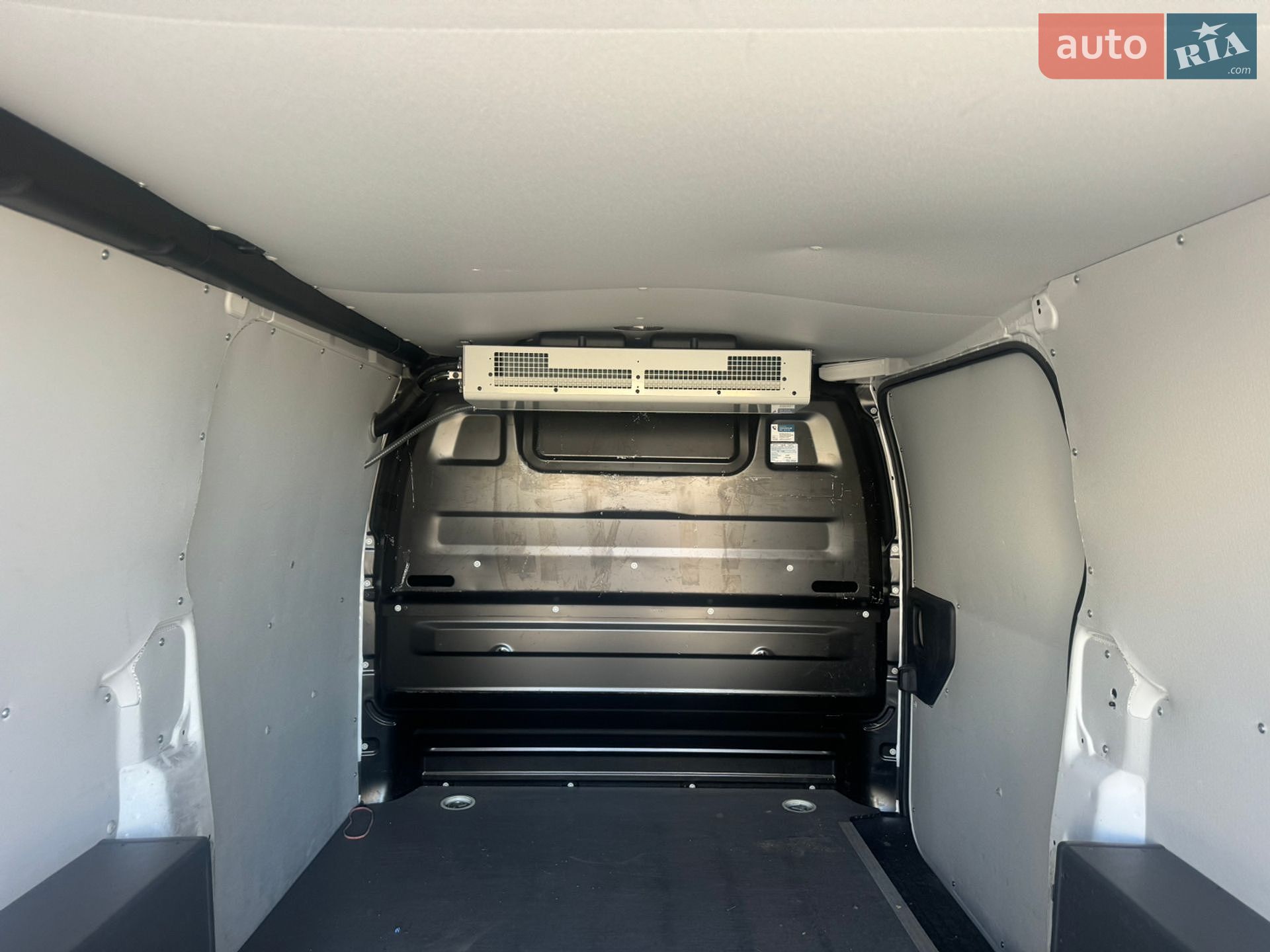 Opel Vivaro 2021 VIN VXEVFAHKKMZ065524 фото оголошення 17 з 24