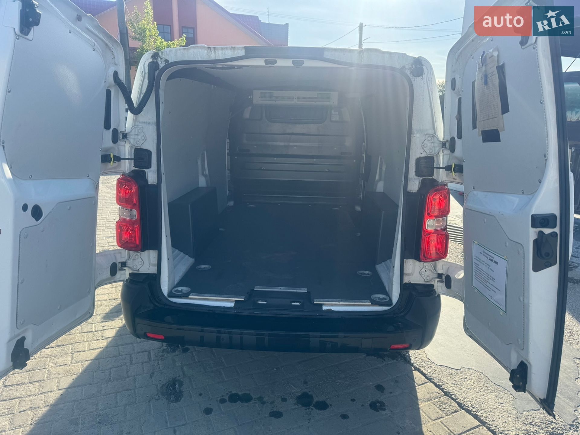 Opel Vivaro 2021 VIN VXEVFAHKKMZ065524 фото оголошення 18 з 24