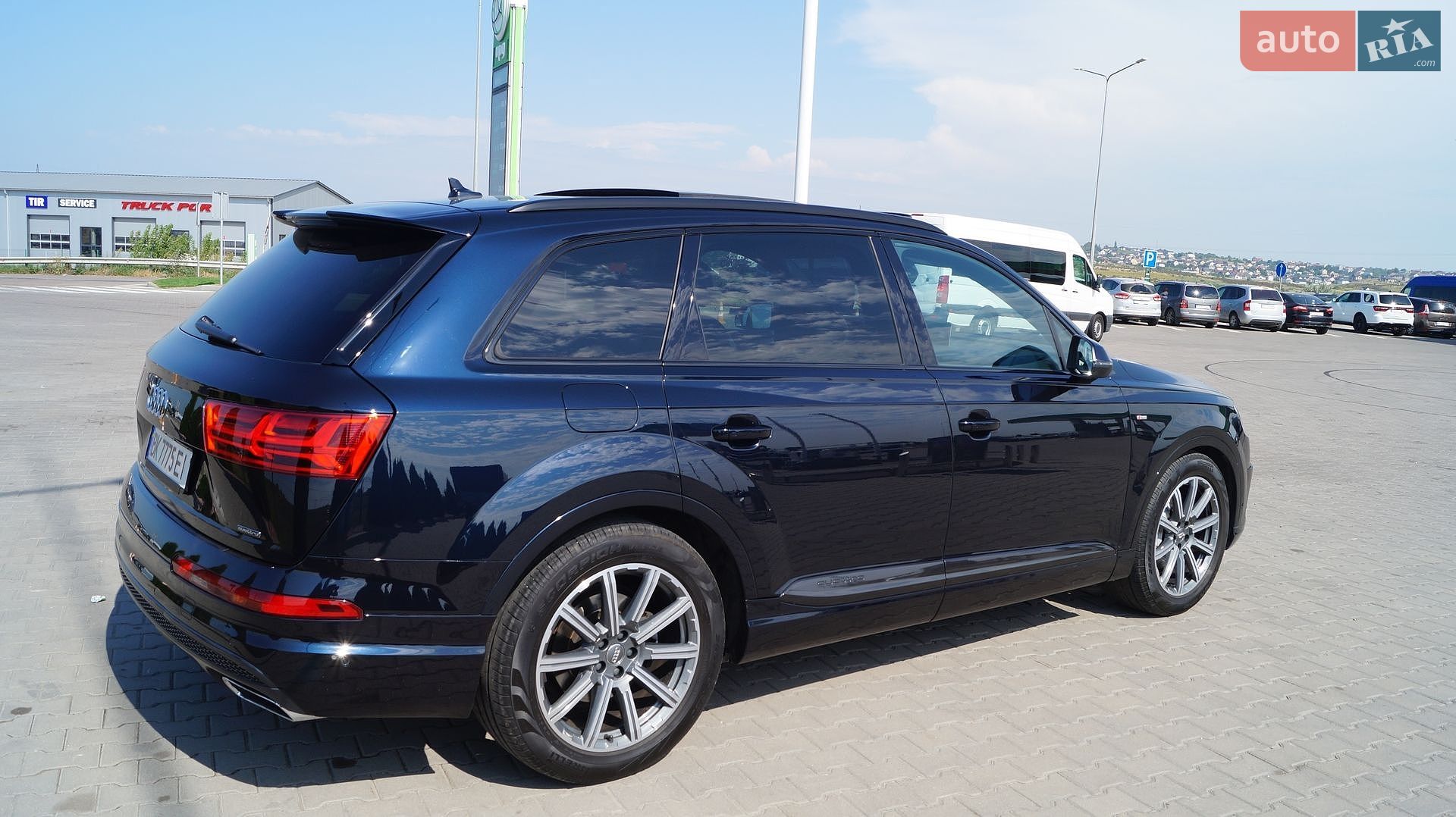 Audi Q7 2017 VIN WAUZZZ4M0HD054446 фото оголошення 17 з 38