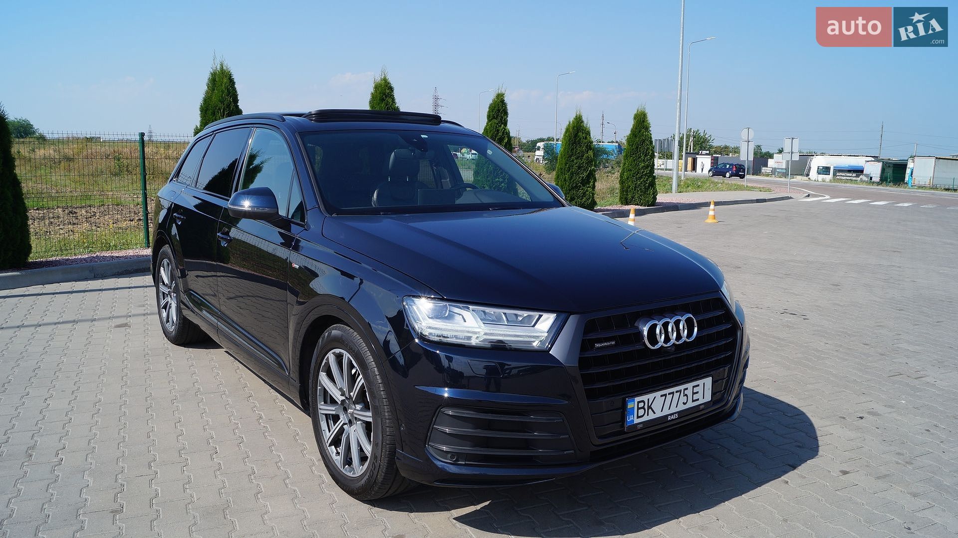 Audi Q7 2017 VIN WAUZZZ4M0HD054446 фото оголошення 19 з 38
