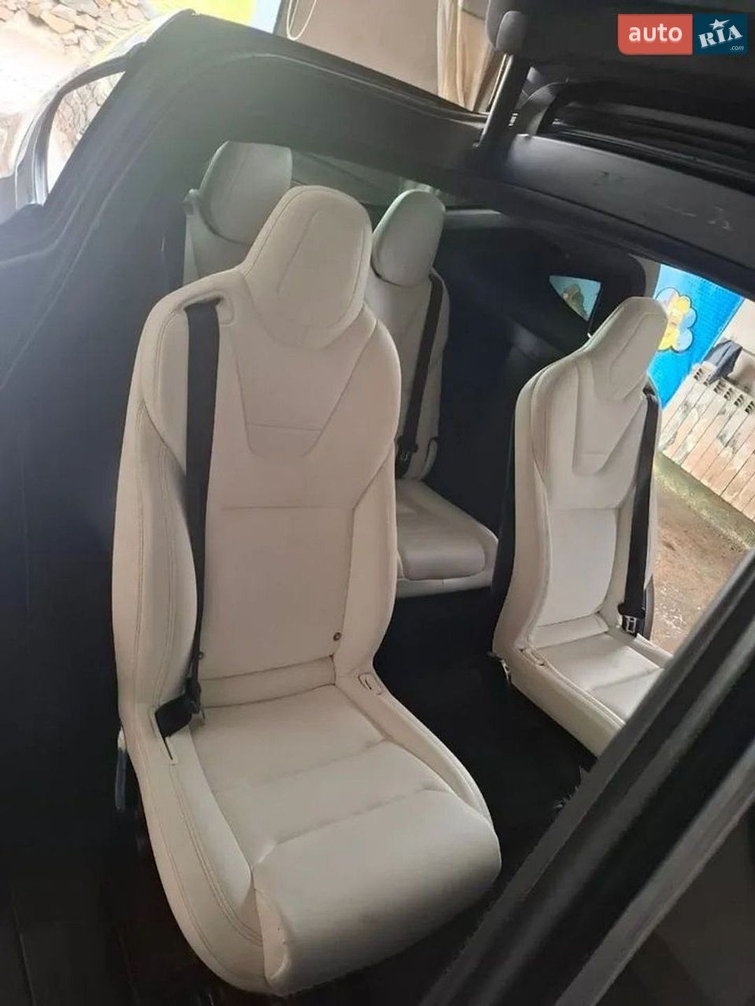 Tesla Model X 2017 VIN 5YJXCBE20HF041401 фото оголошення 4 з 6