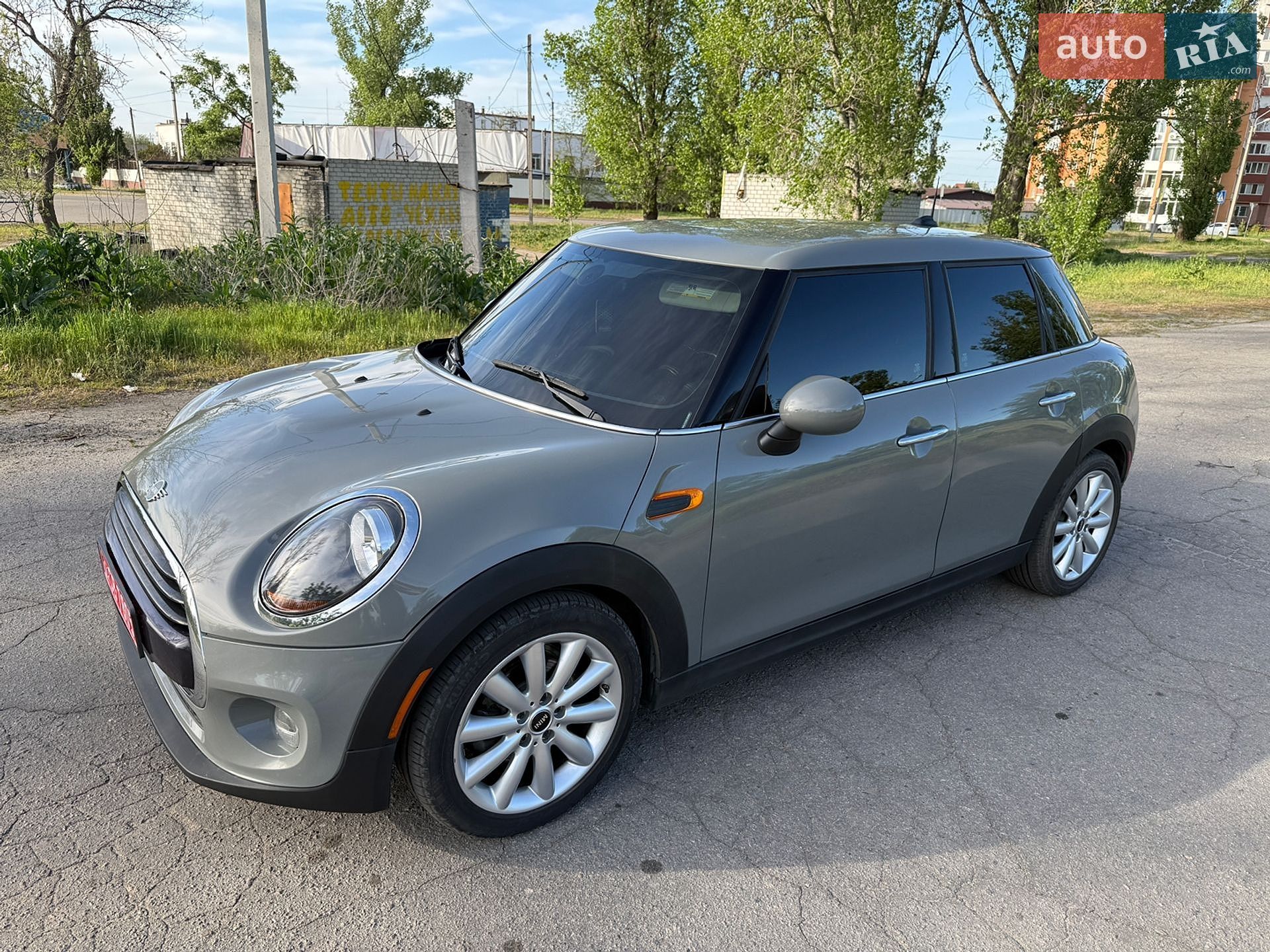MINI Cooper 2019 VIN WMWXU1C5XK2J02989 фото оголошення 2 з 55