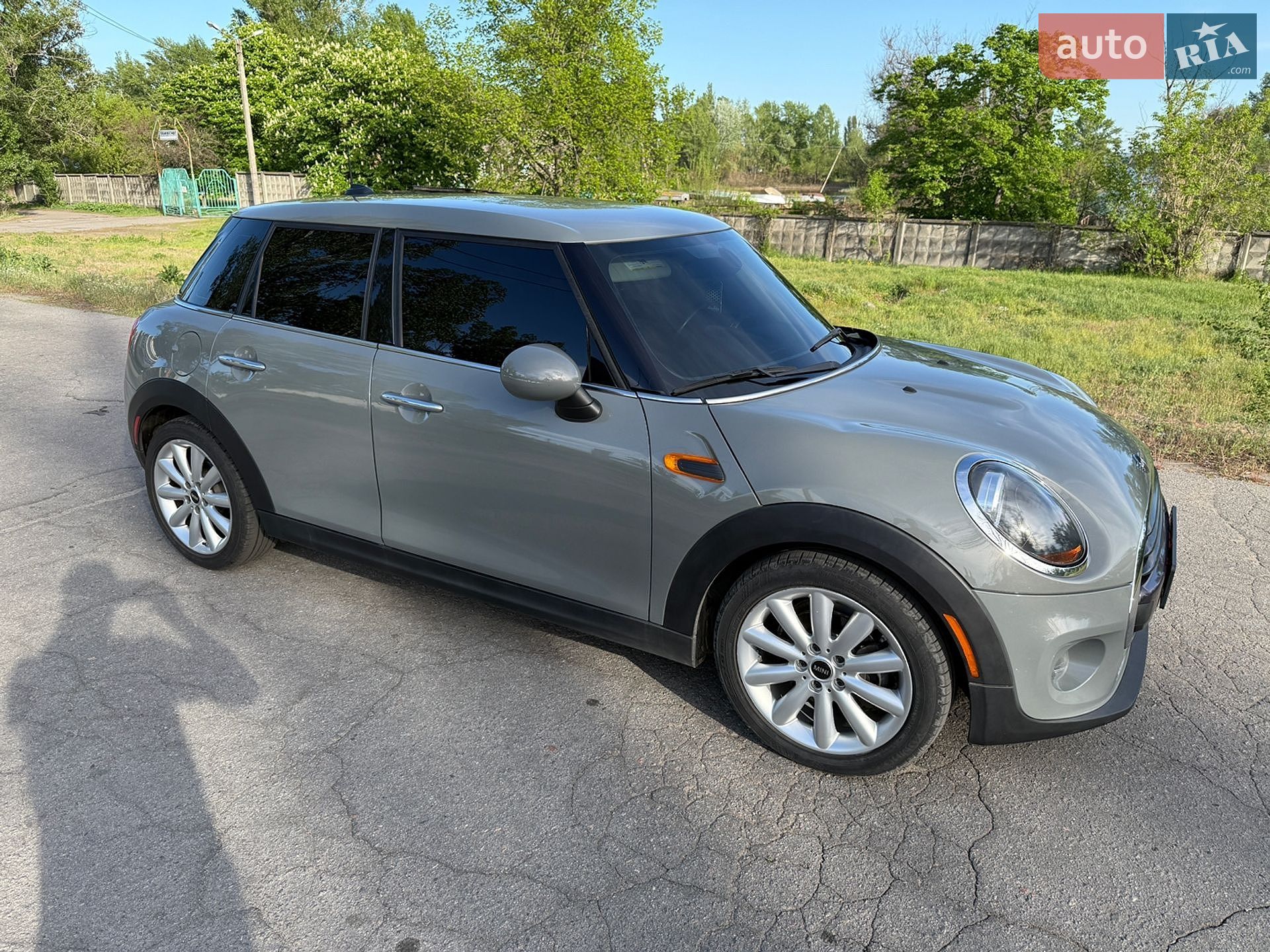 MINI Cooper 2019 VIN WMWXU1C5XK2J02989 фото оголошення 19 з 55