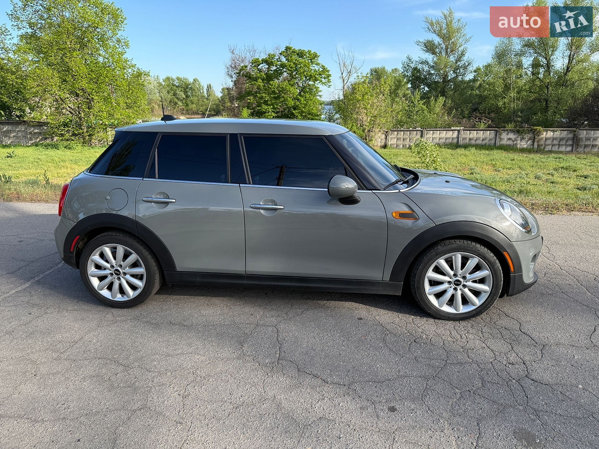 MINI Cooper 2019 VIN WMWXU1C5XK2J02989 фото оголошення 20 з 55
