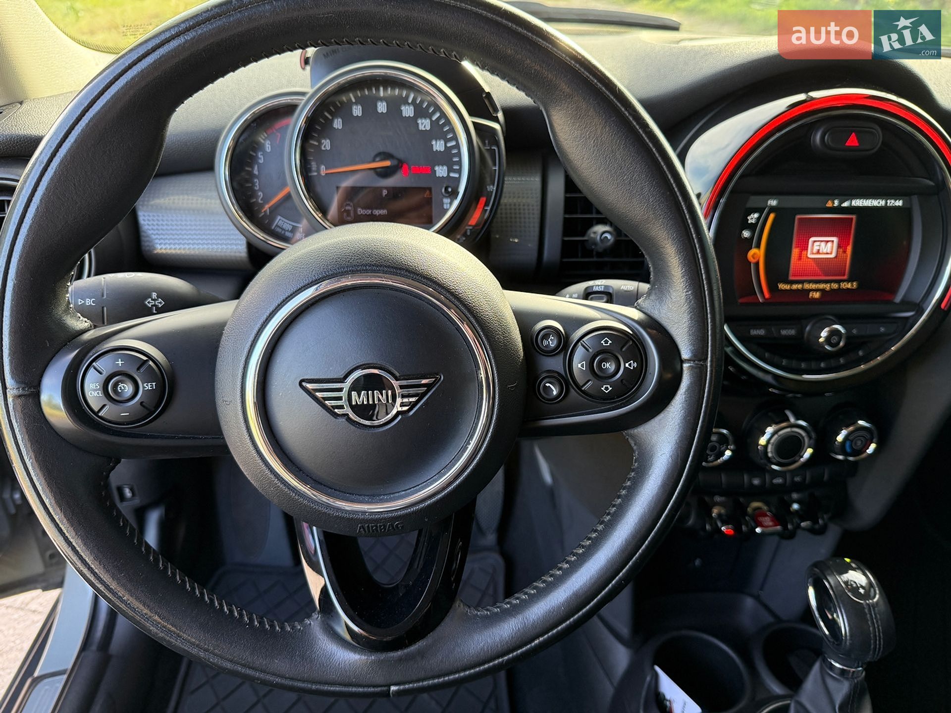 MINI Cooper 2019 VIN WMWXU1C5XK2J02989 фото оголошення 25 з 55