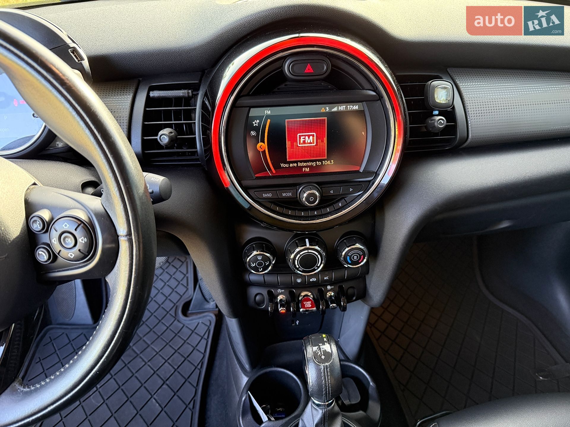 MINI Cooper 2019 VIN WMWXU1C5XK2J02989 фото оголошення 26 з 55