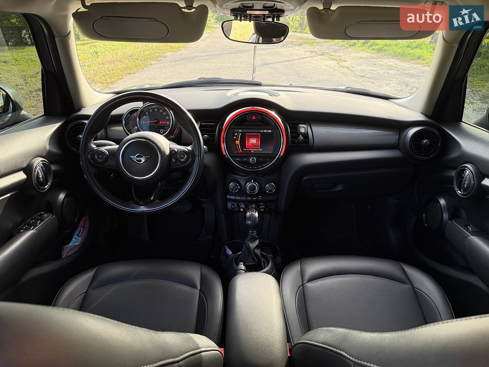 MINI Cooper 2019 VIN WMWXU1C5XK2J02989 фото оголошення 31 з 55