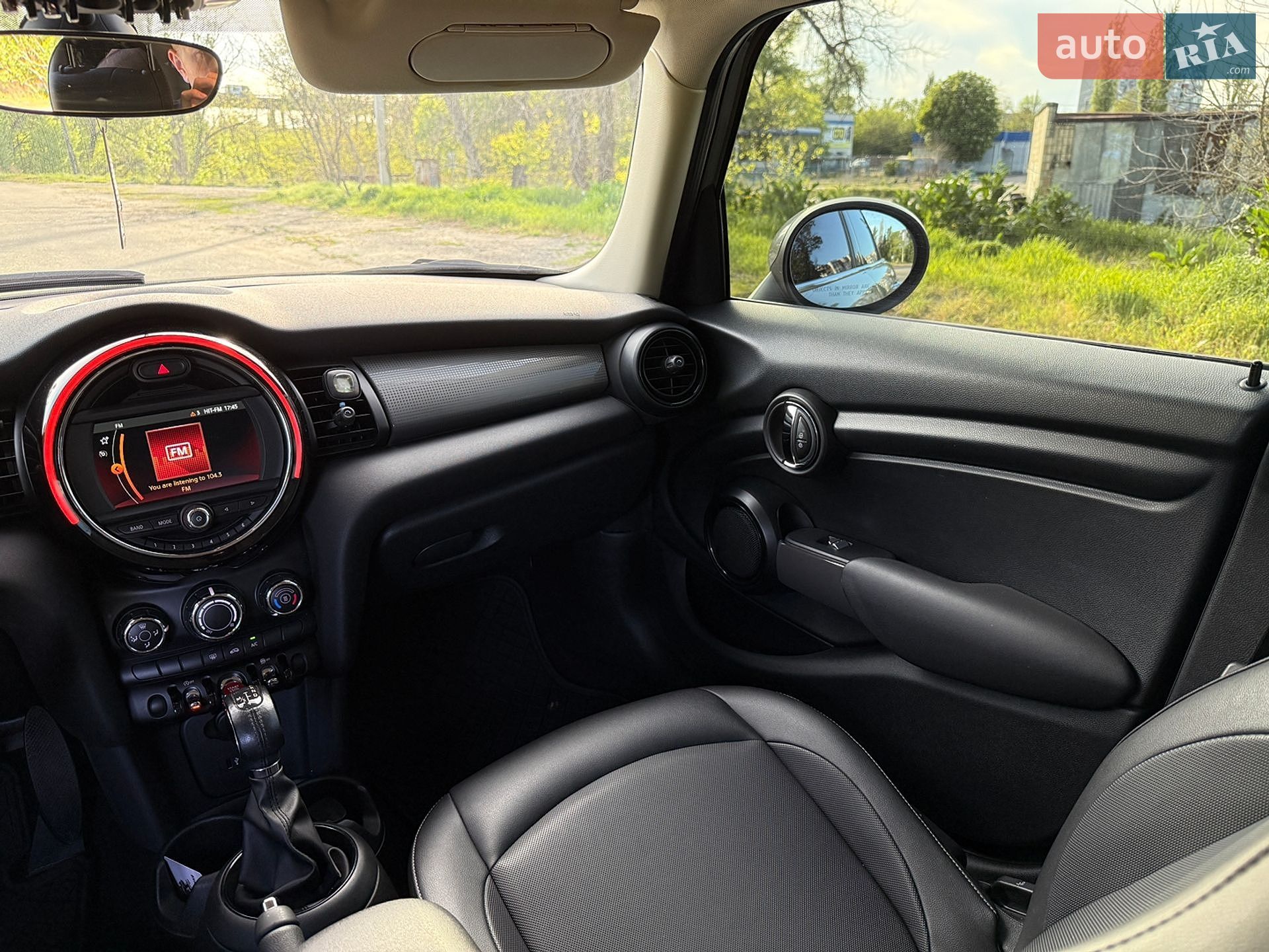 MINI Cooper 2019 VIN WMWXU1C5XK2J02989 фото оголошення 30 з 55