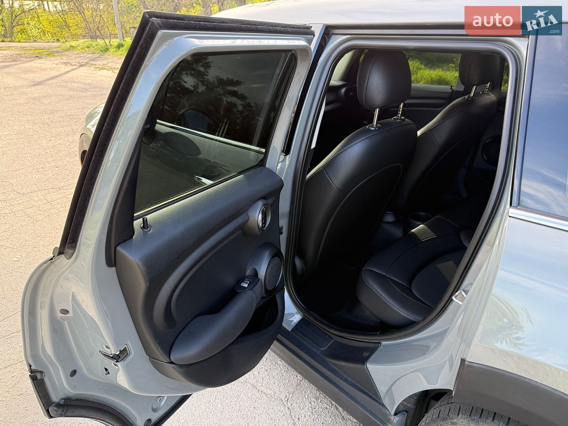 MINI Cooper 2019 VIN WMWXU1C5XK2J02989 фото оголошення 35 з 55