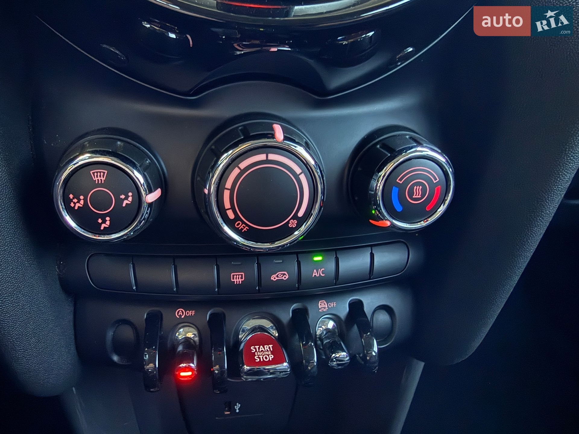 MINI Cooper 2019 VIN WMWXU1C5XK2J02989 фото оголошення 45 з 55