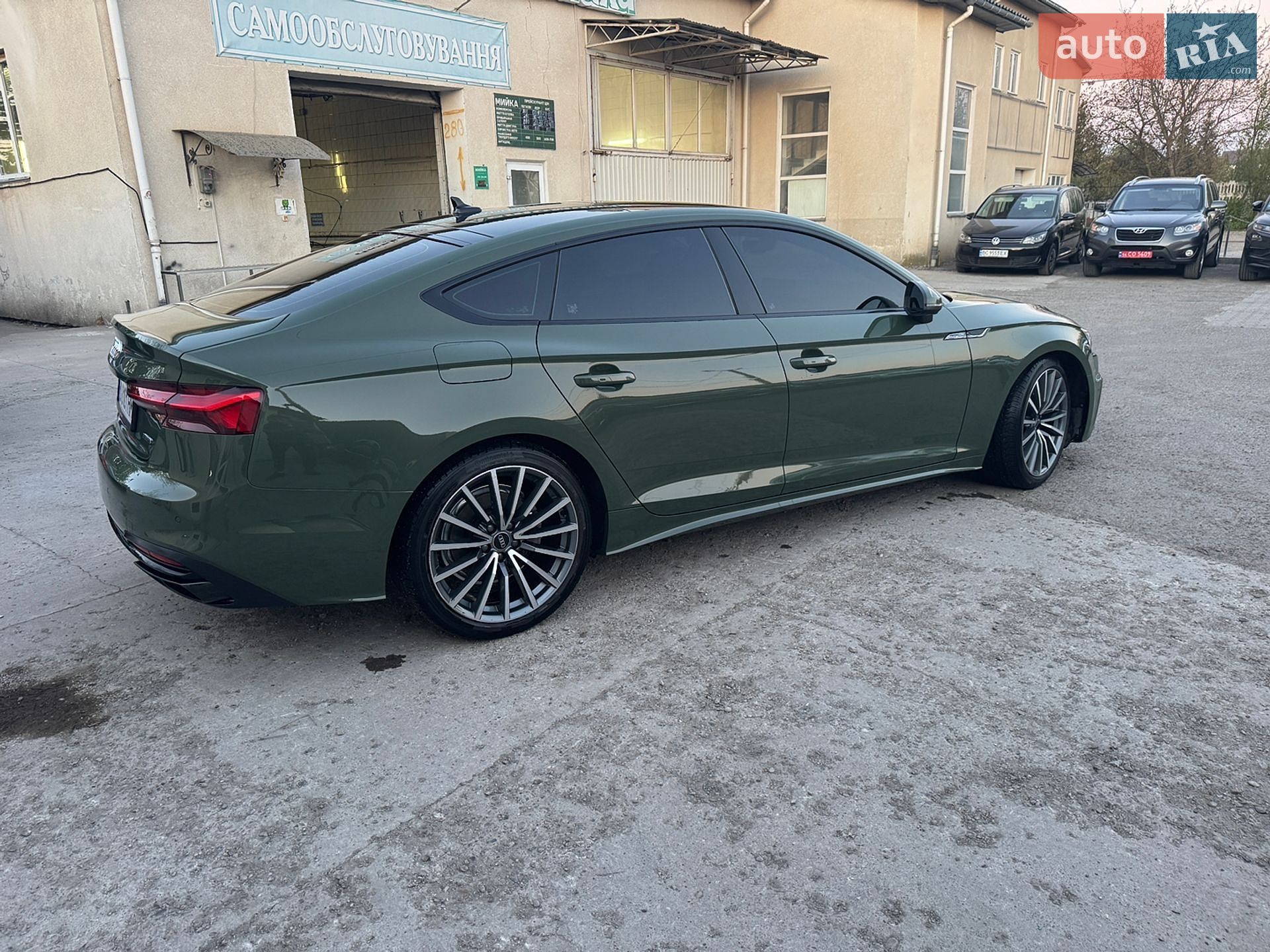Audi A5 2021 VIN WAUCBCF51NA017318 фото оголошення 4 з 17