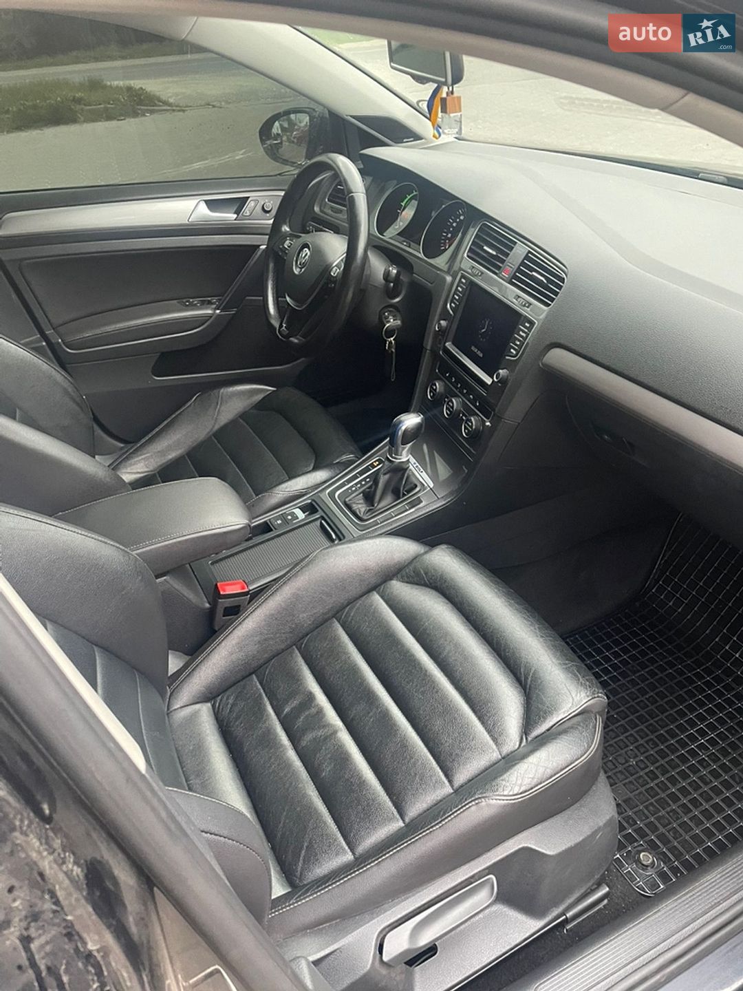 Volkswagen Golf 2014 VIN WVWZZZAUZFW904133 фото оголошення 2 з 21