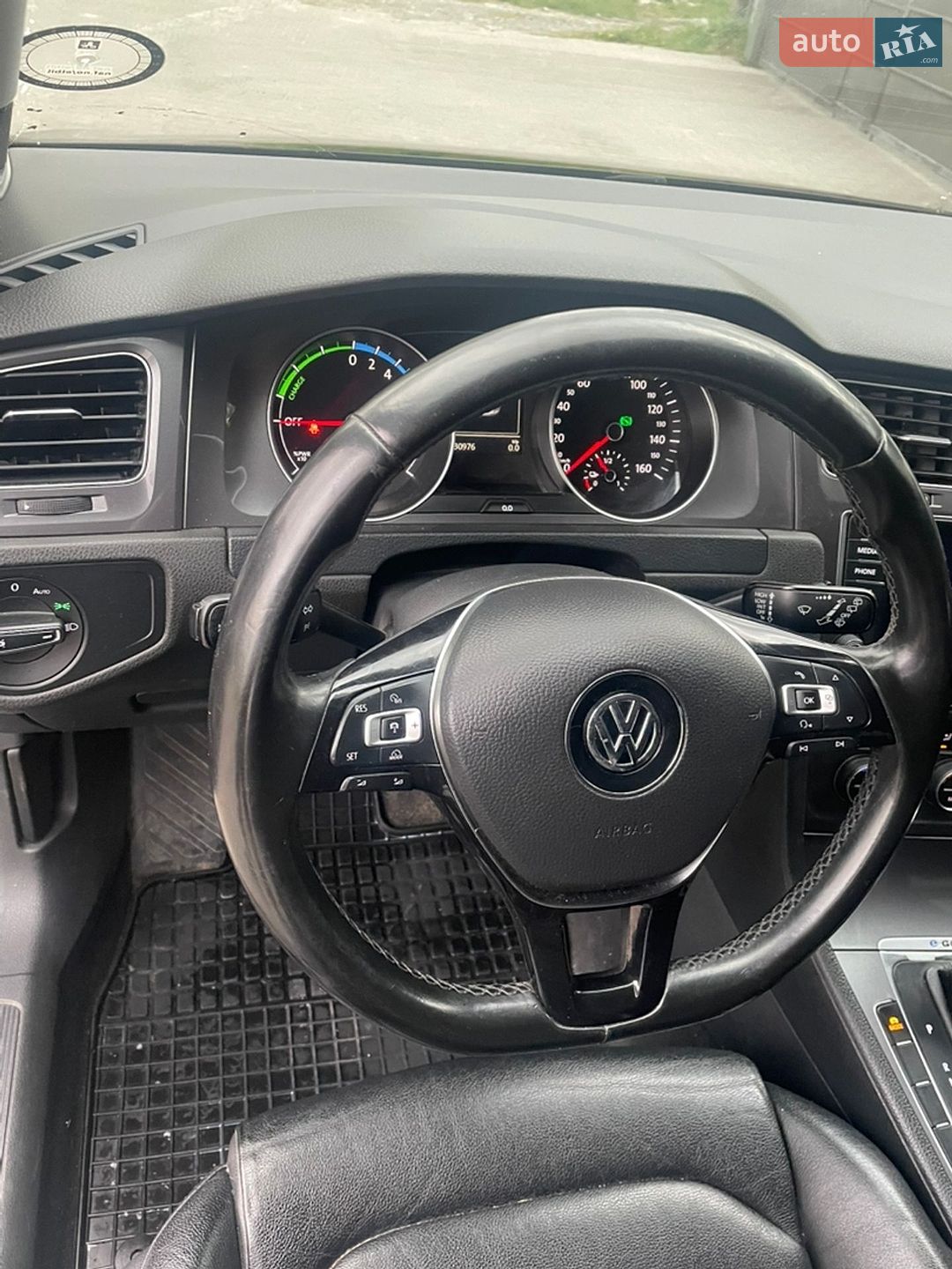Volkswagen Golf 2014 VIN WVWZZZAUZFW904133 фото оголошення 10 з 21